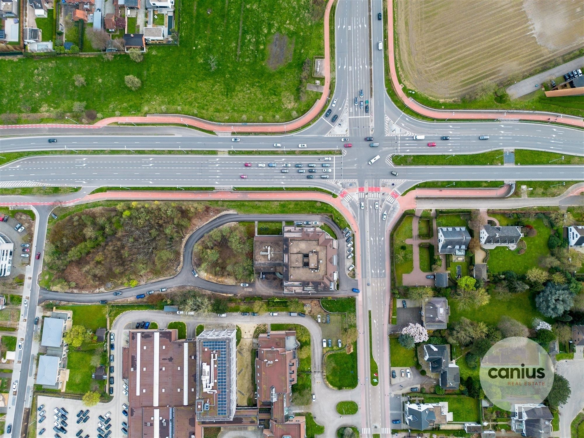 KANTOORRUIMTES MET PARKEERGELEGENHEID TE KOOP OP UNIEKE ZICHTLOCATIE TE HASSELT foto 16