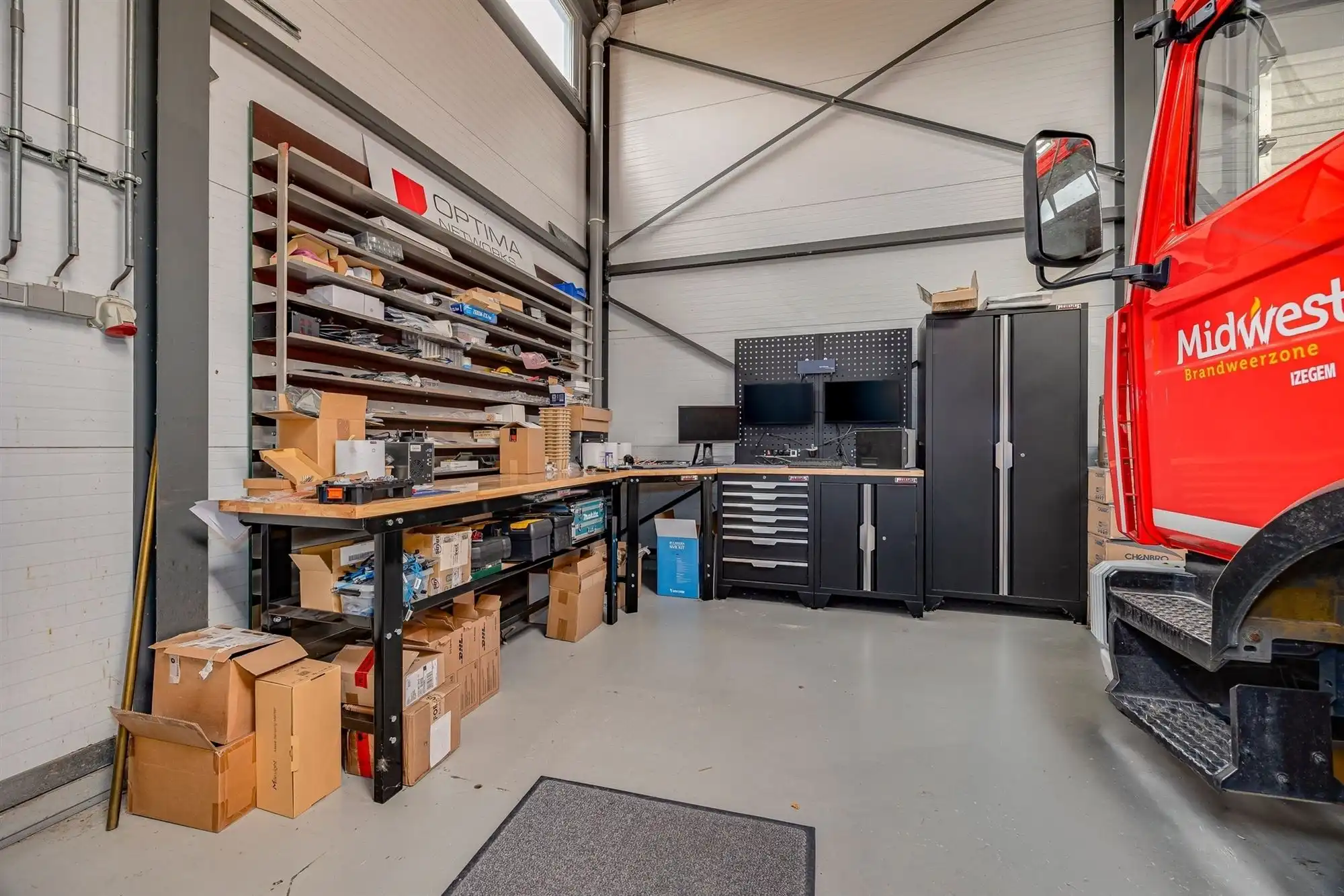 Vrijstaand KMO / kantoorgebouw van ca 405 m² op 1.200 m² foto 9