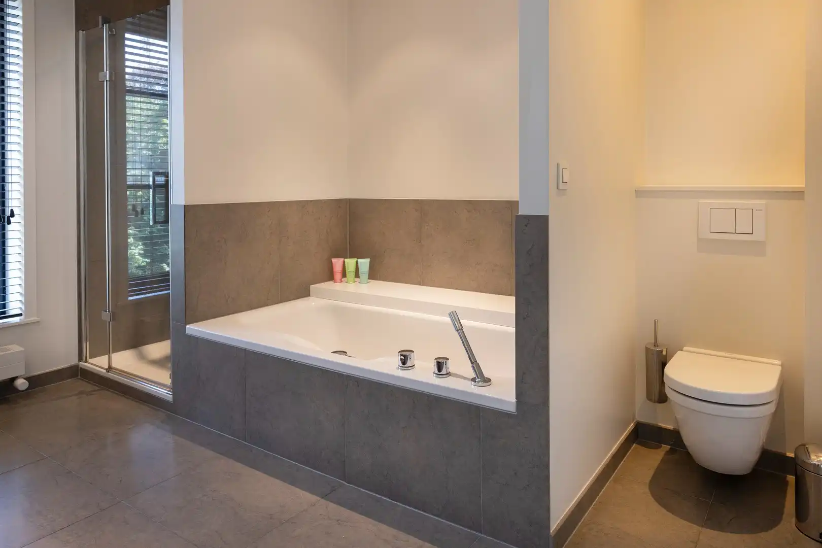 Instapklare, karaktervolle woning met tuin & zwembad. foto 12
