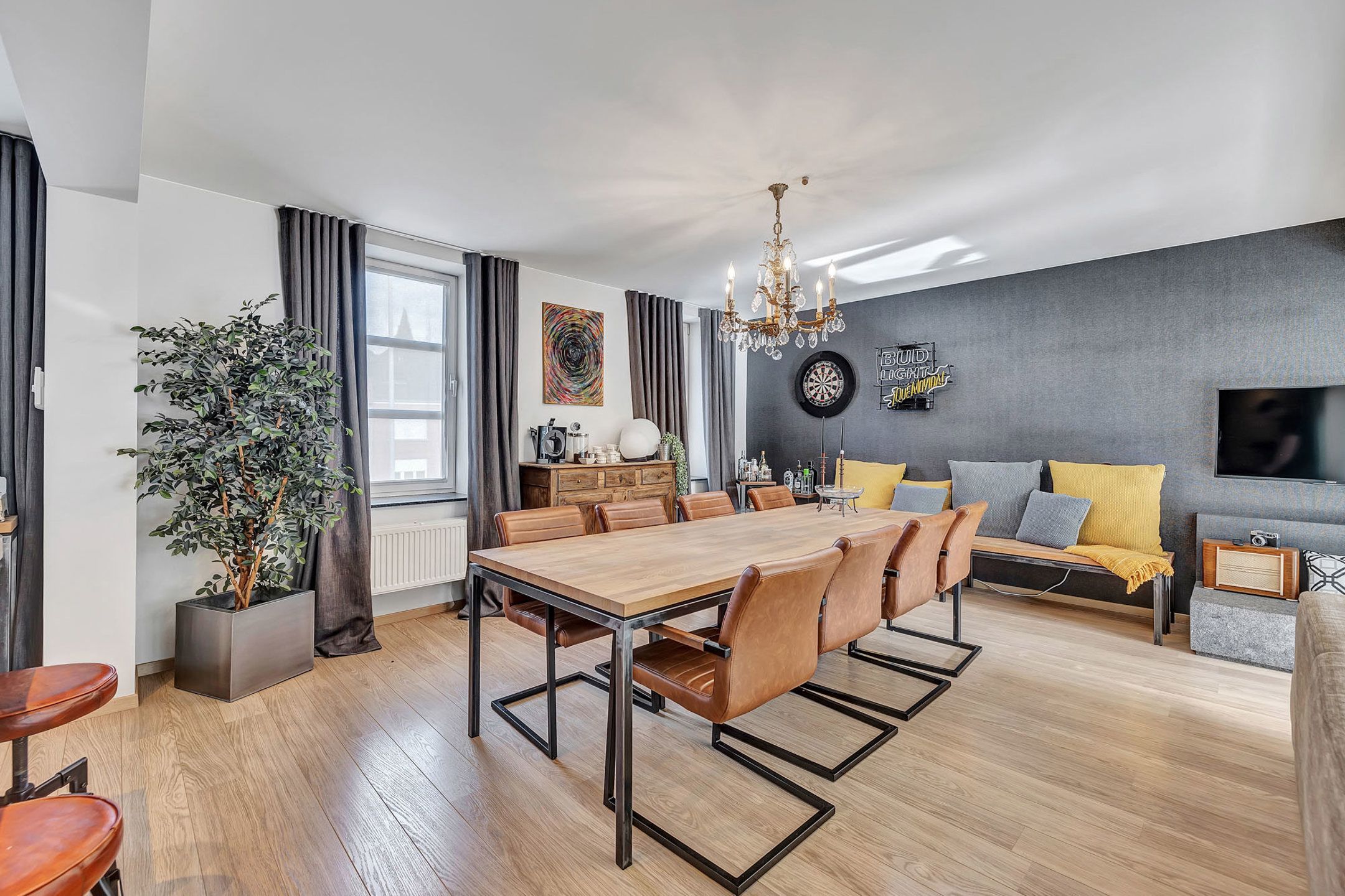 Unieke woning met oplsagplaats foto 7