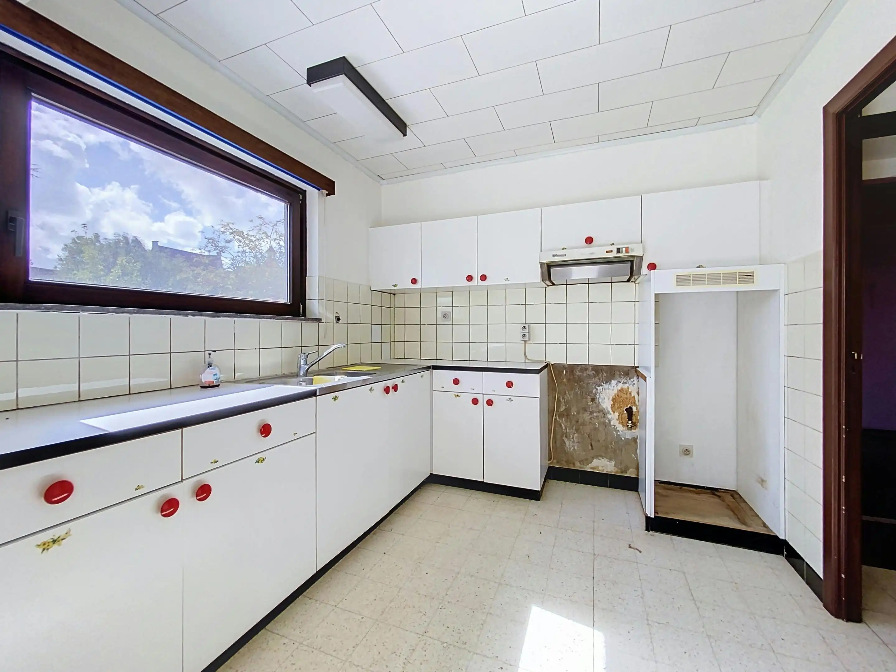 Te renoveren huis met 5 slaapkamers en tuin te koop in Heist foto 7
