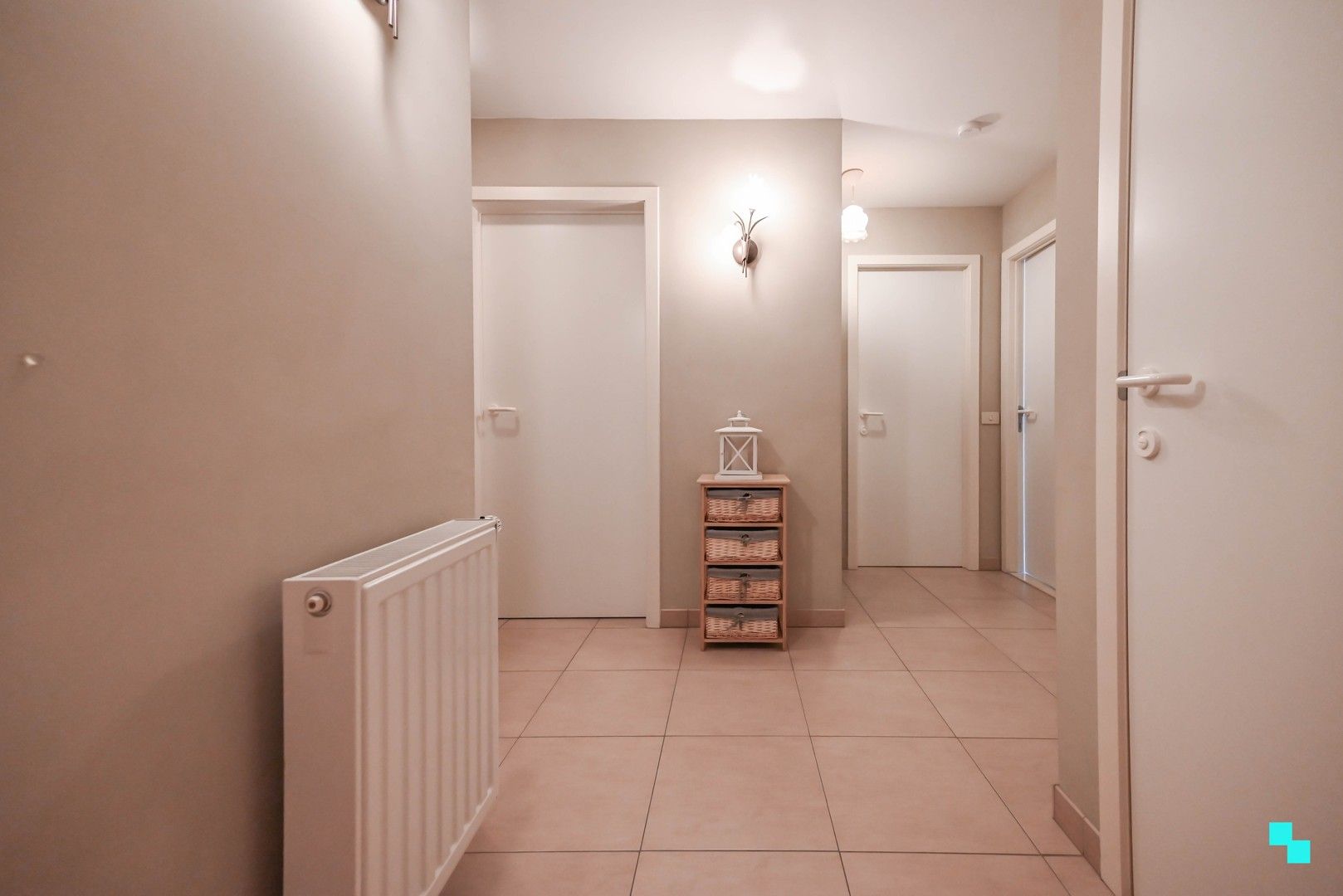 Ruim tweeslaapkamer appartement nabij centrum Izegem foto 4