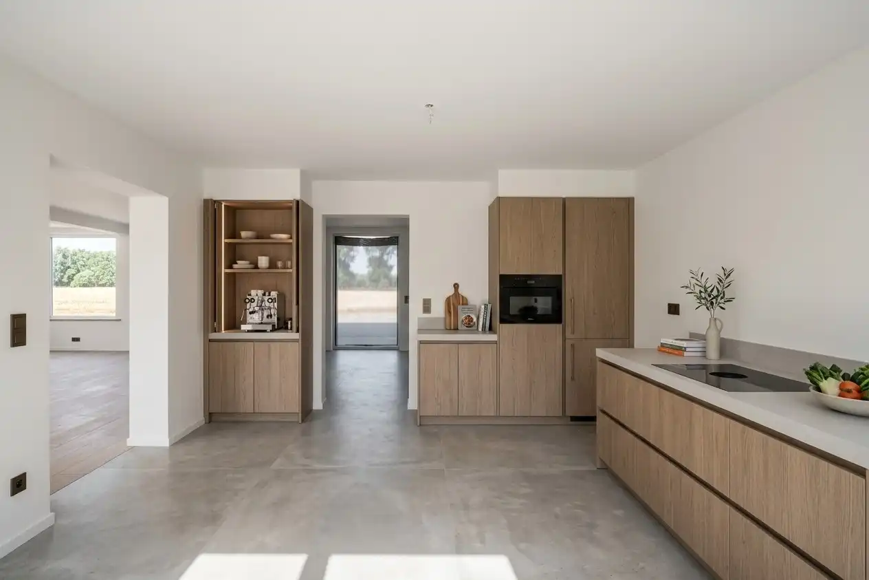 Ruime halfopen woning met 5 slaapkamers, grote tuin en prachtig open zicht in Lapscheure. foto 7
