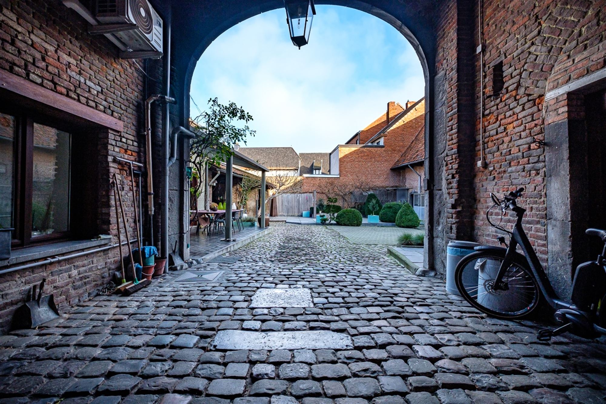 PRACHTIGE GERENOVEERDE HOEVE MET 2 WOONGELEGENHEDEN OP TOPLOCATIE foto 6