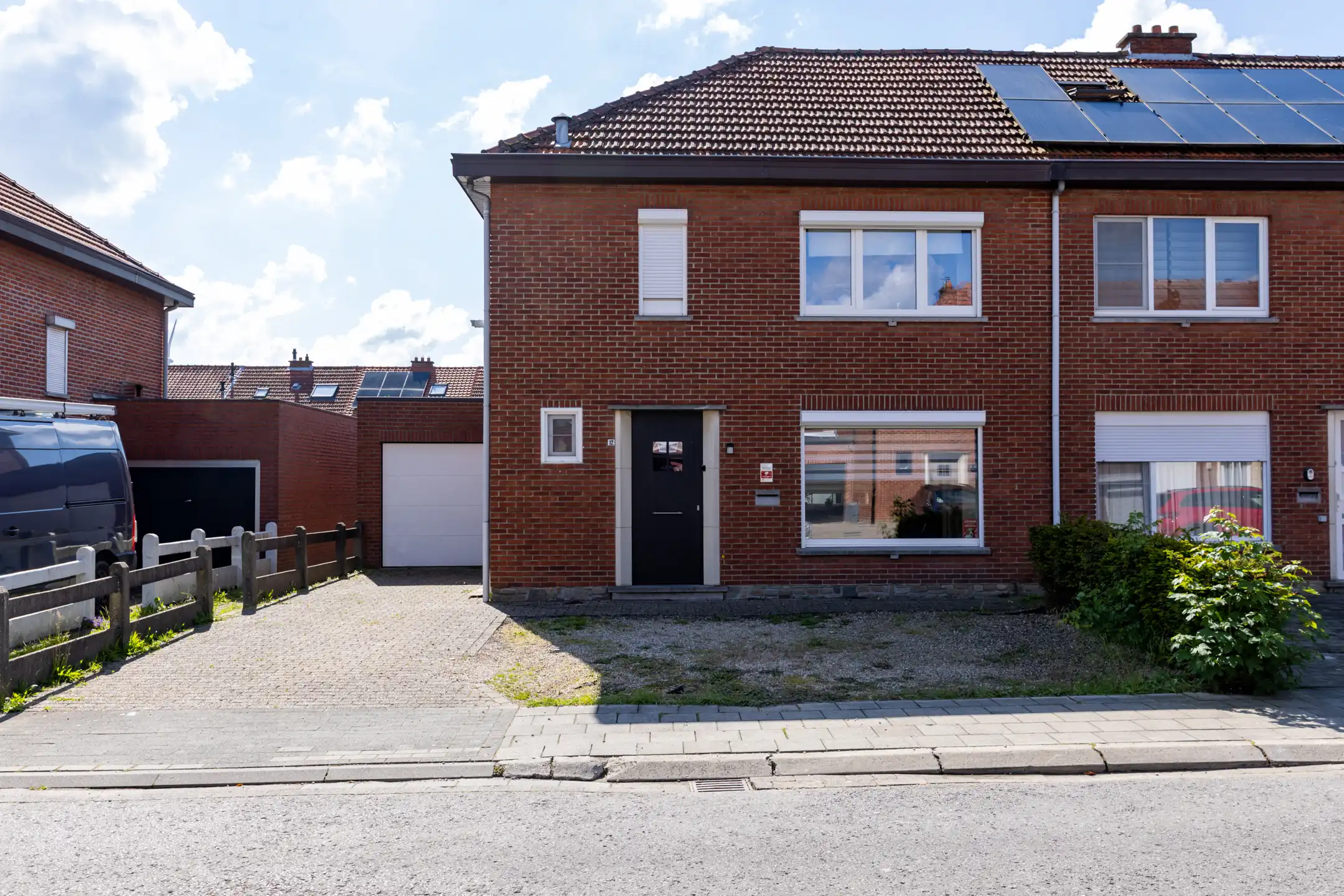 Hoofdfoto van de publicatie: Half-open bebouwing met garage nabij Bornem centrum