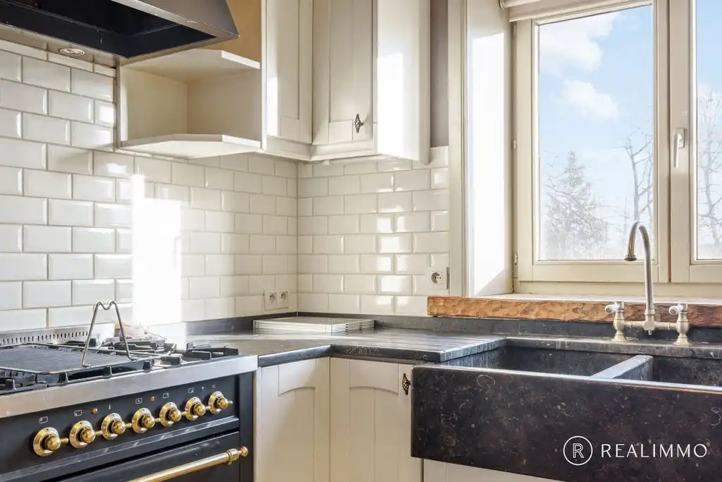 Zéér ruime rustig gelegen villa met bijgebouwen op  8.292m² foto 12