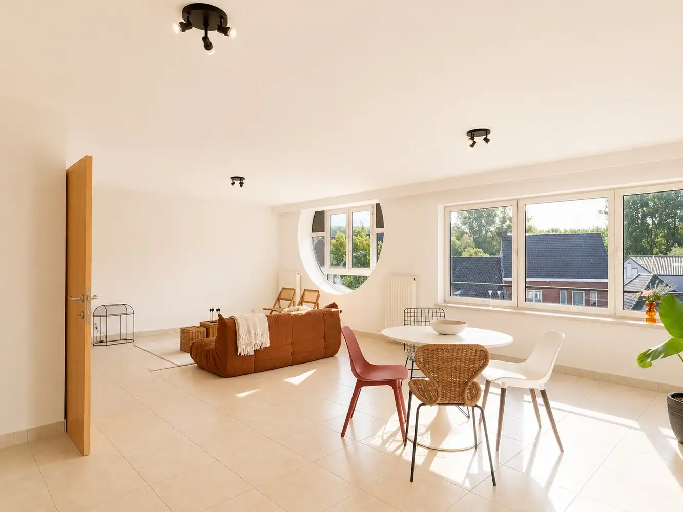 Instapklaar en zonnig twee slaapkamer appartement in het centrum van Eke foto 3