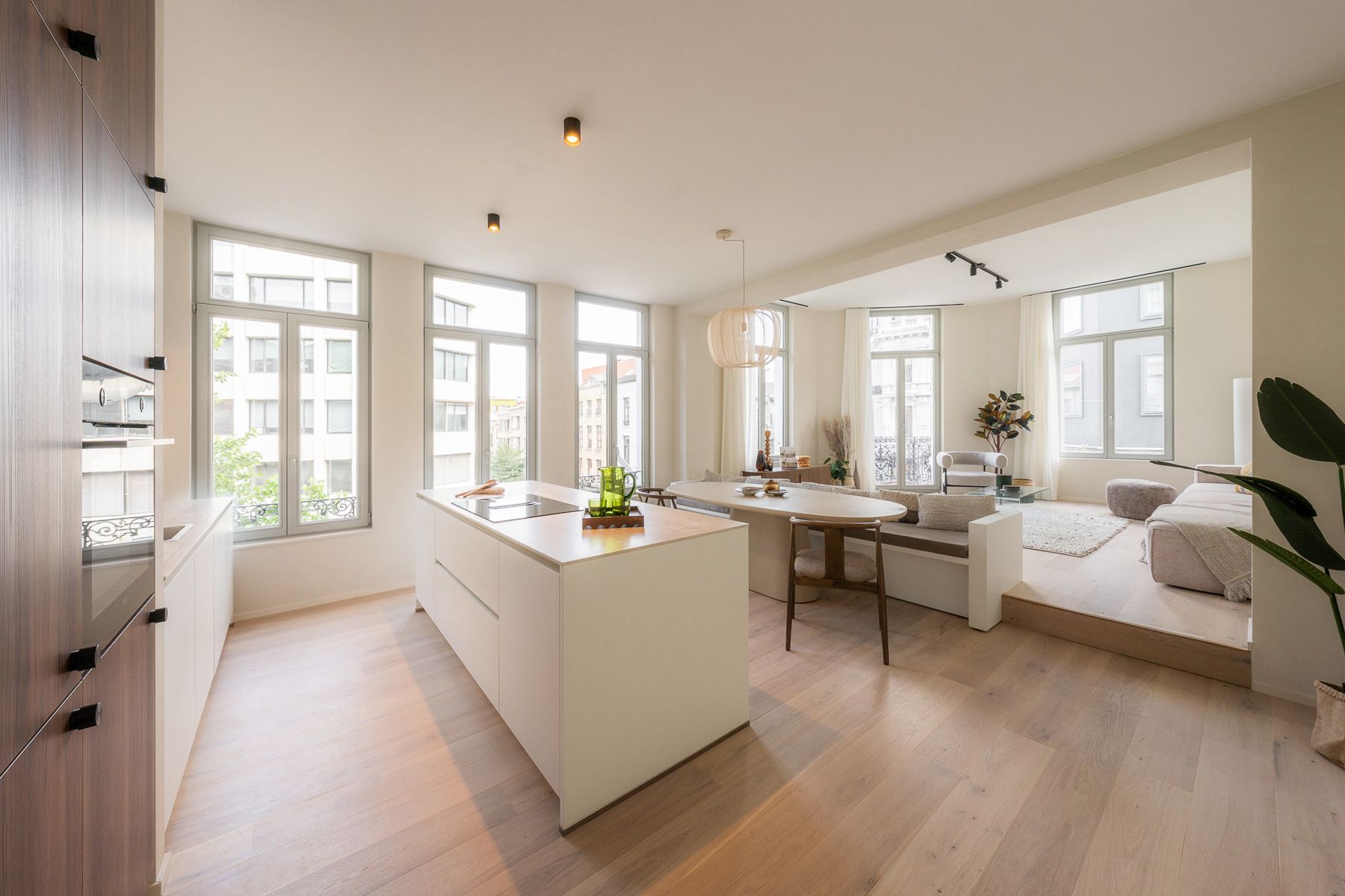 Luxe appartement in de hippe Sint-Andries wijk foto 3