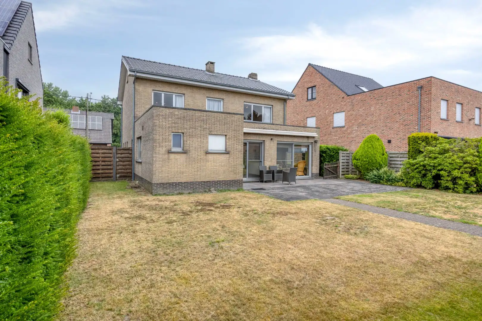 Ruim ingedeelde woning met ioa 4 slpks op een rustige en centrale ligging. foto 28
