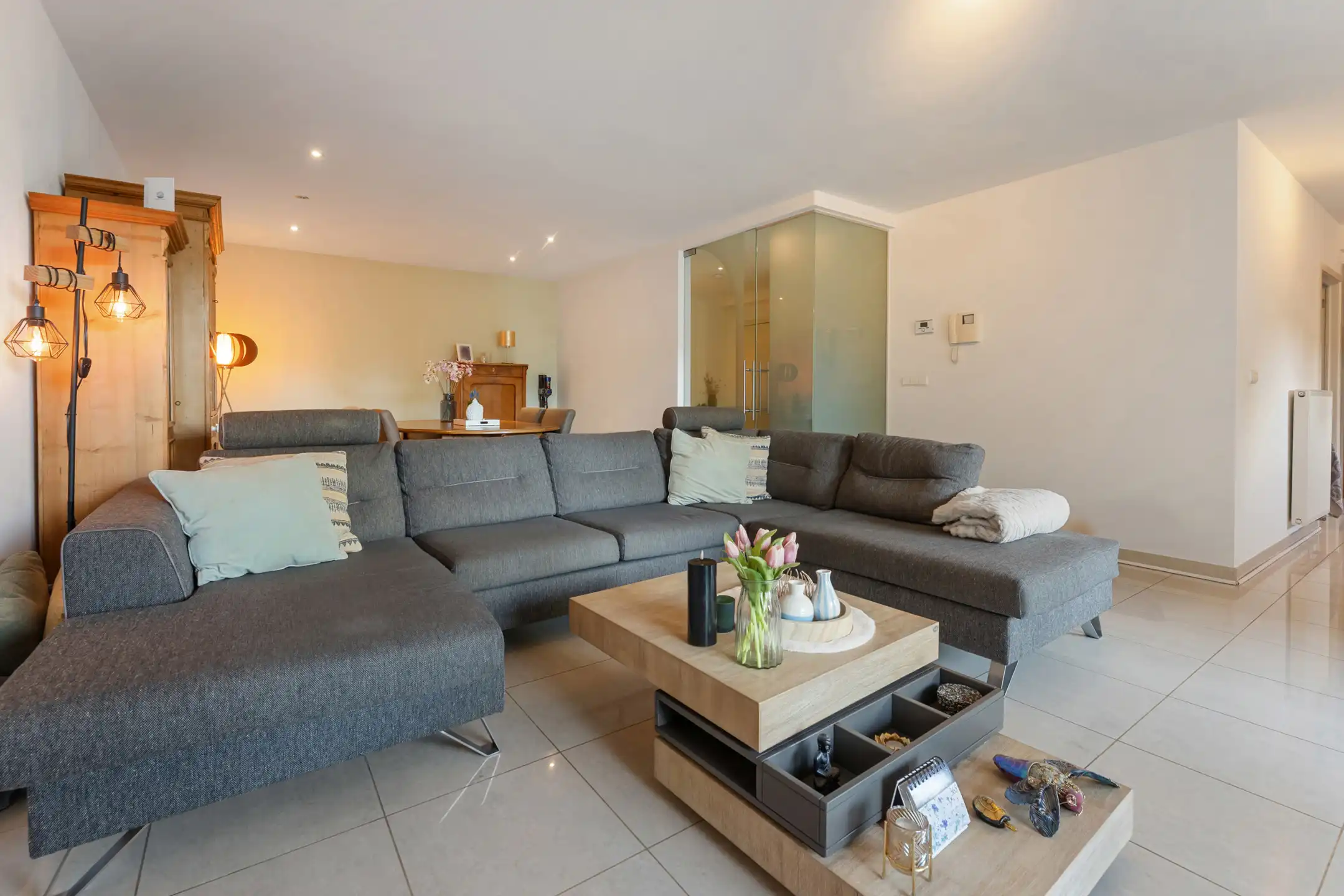 Gelijkvloersapp. met dubbele garage te Lanaken foto 4