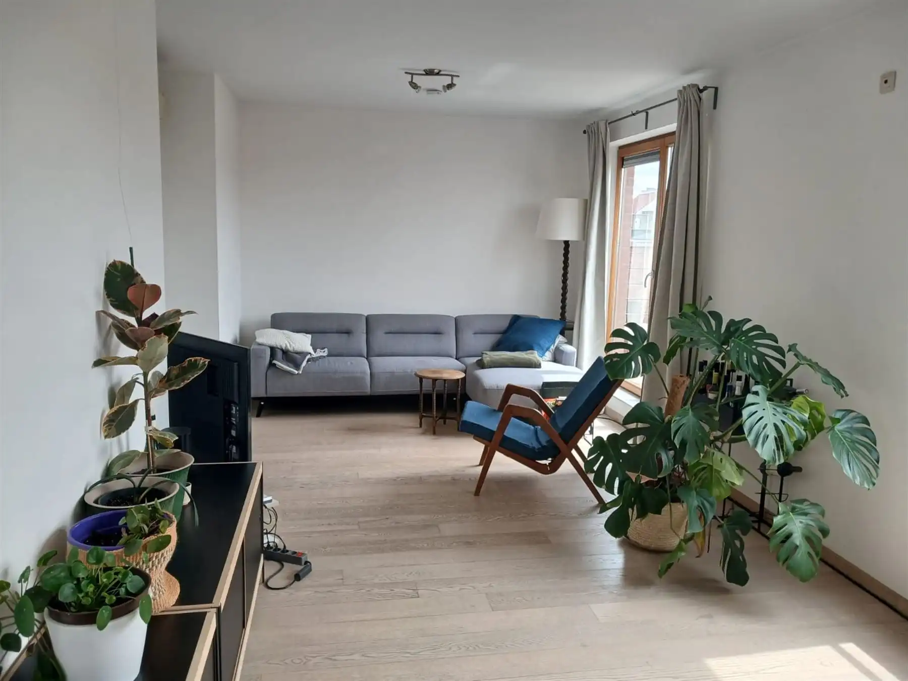 Ruim licht appartement met zicht op skyline van Brussel  foto 3