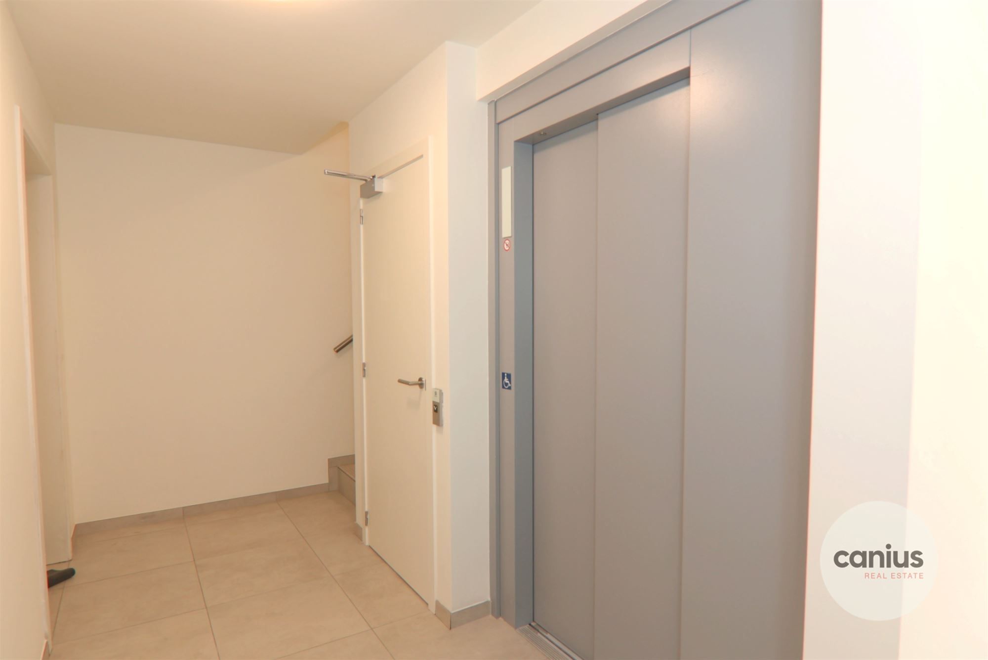 APPARTEMENT MET 2 SLPKS NABIJ HET CENTRUM foto 12
