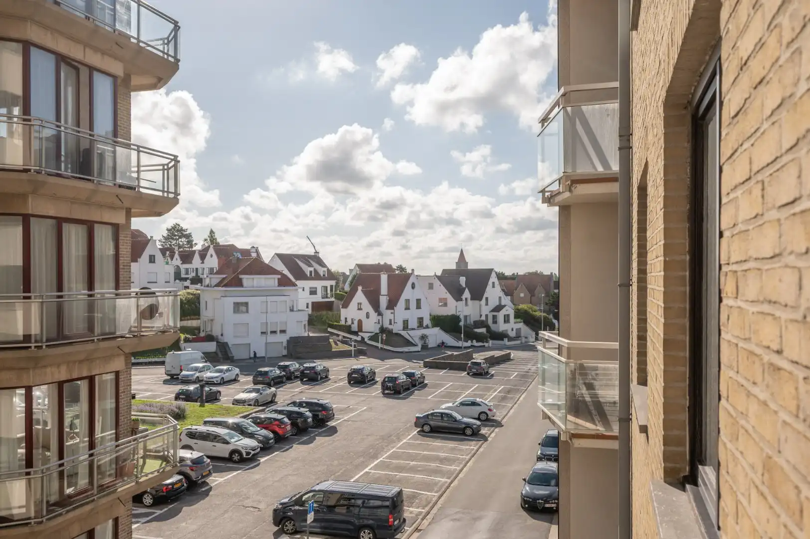 Lichtrijk appartement met zijdelings zeezicht en prachtig open zicht over Duinbergen foto 11
