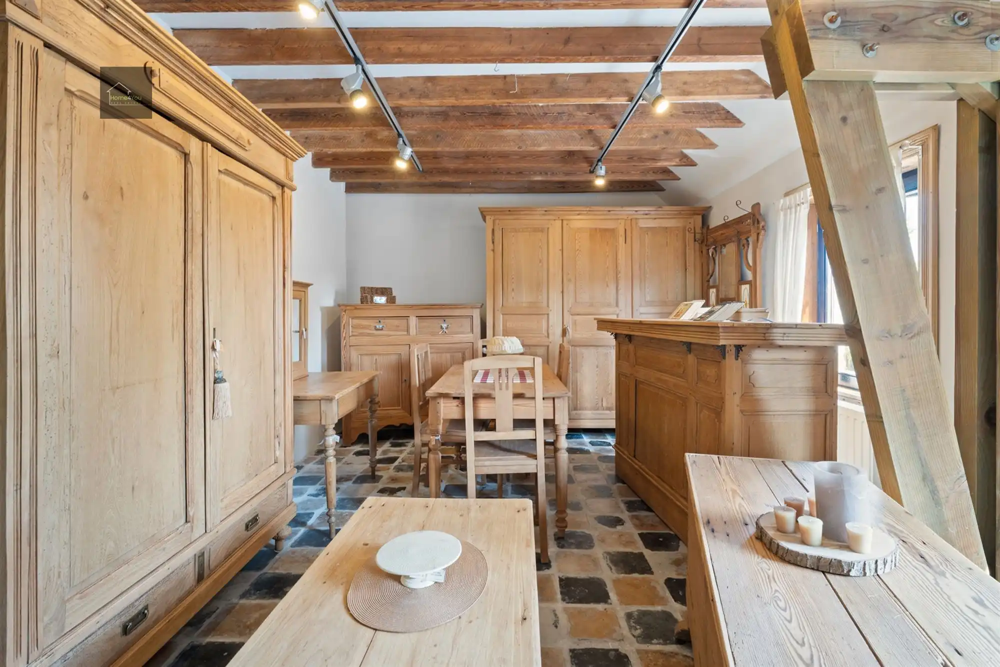 Enorme woning met alles erop en eraan! foto 27