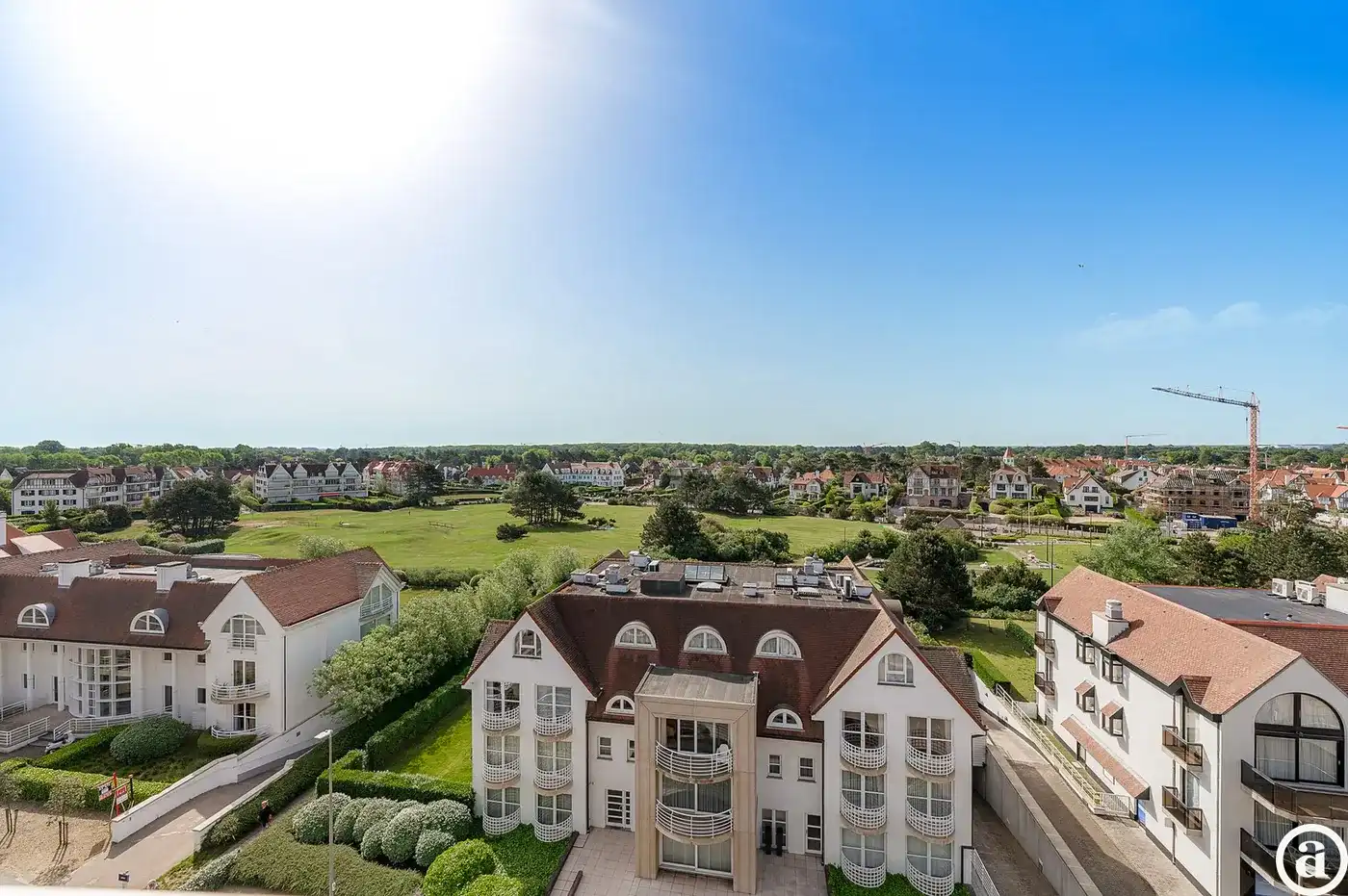 Zonnig gerenoveerd duplex penthouse appartement te Zoute.  foto 9