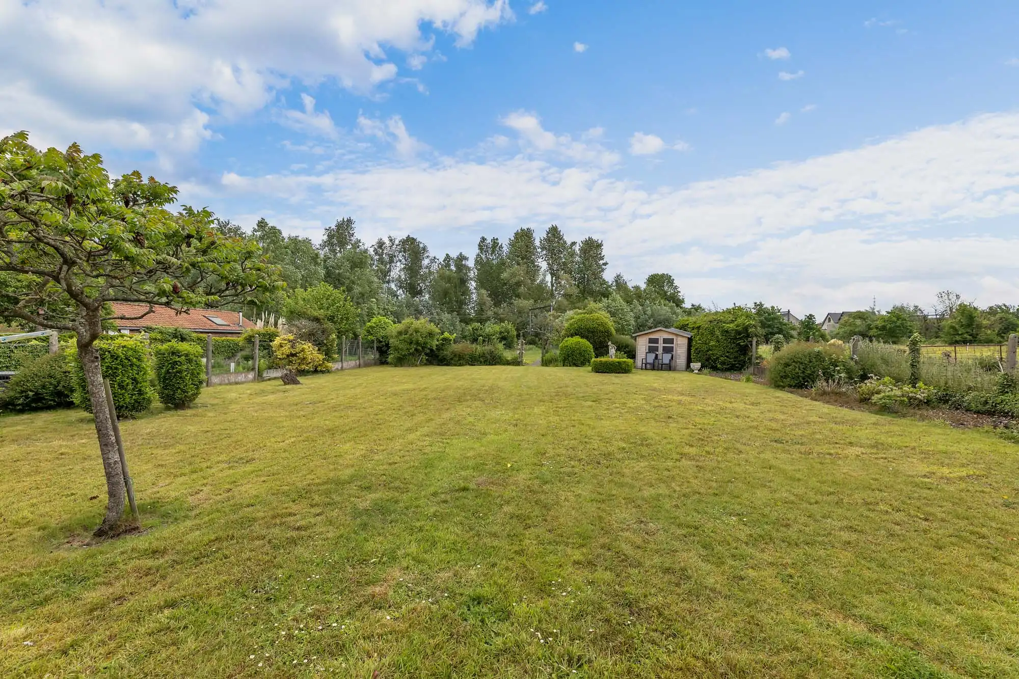 Te renoveren woning met extra entiteit en garage foto 17