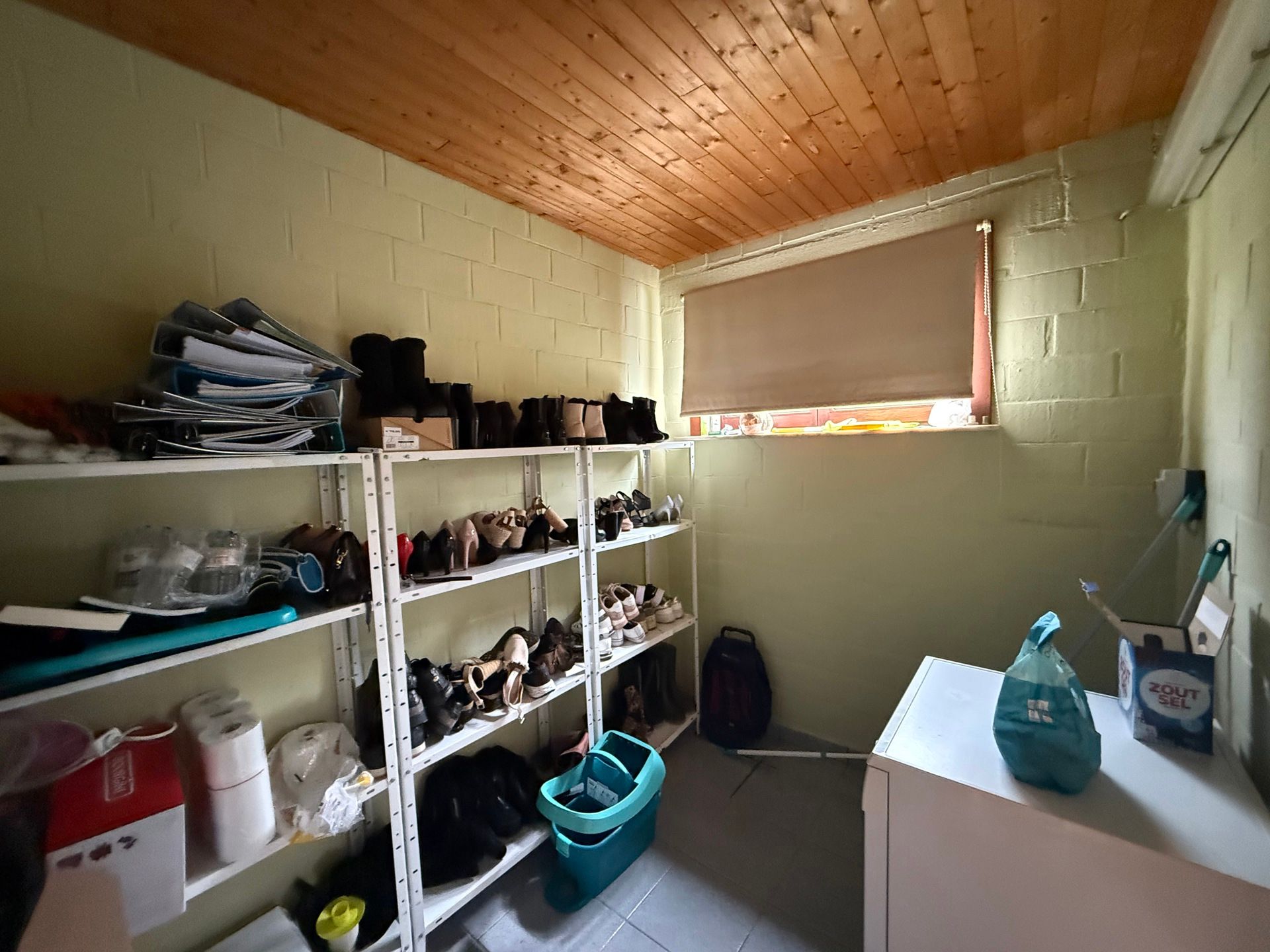 BURST - Ruime woning met garage. foto 15