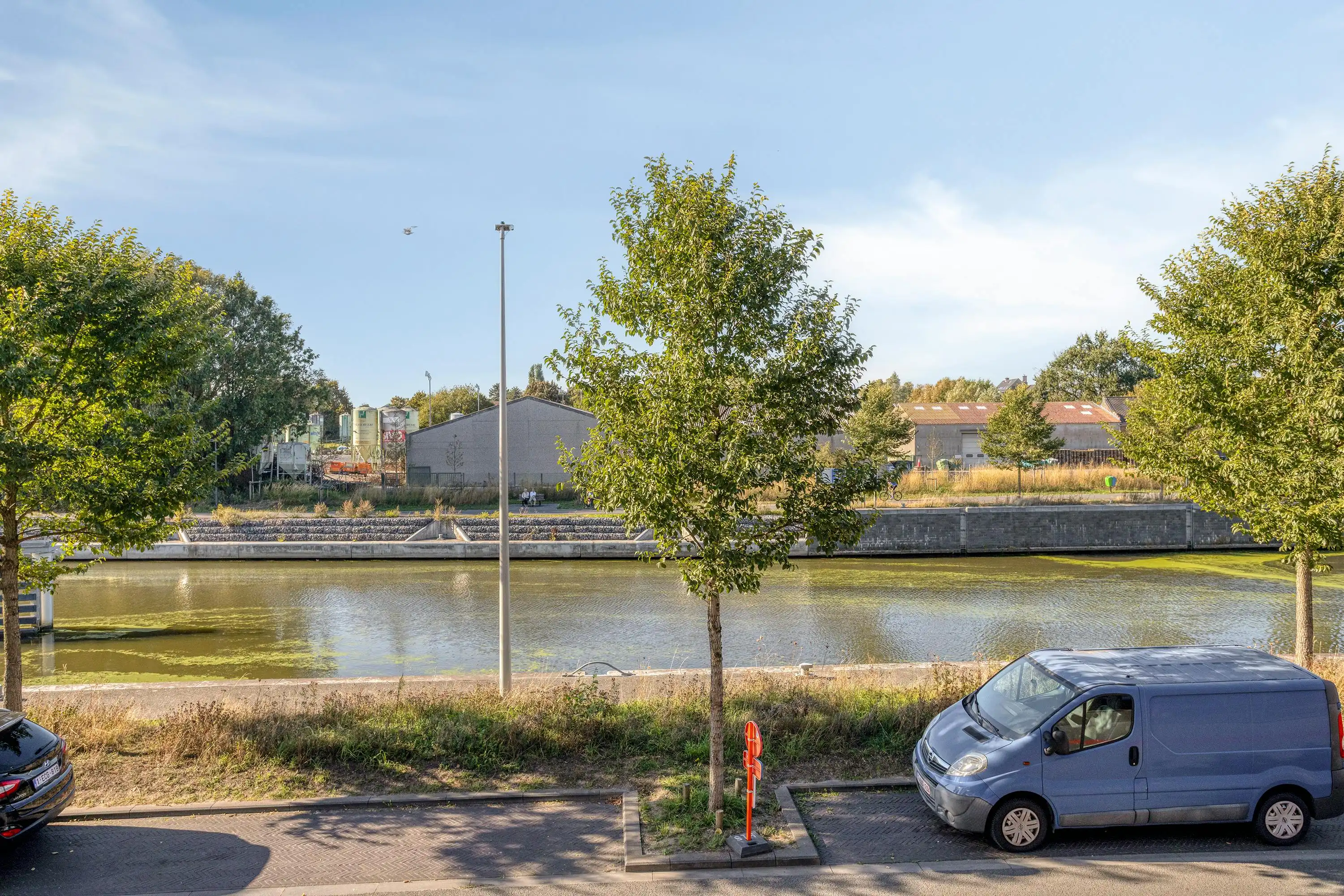 Ruim appartement te koop in Harelbeke aan de Leie foto {{pictureIndex}}