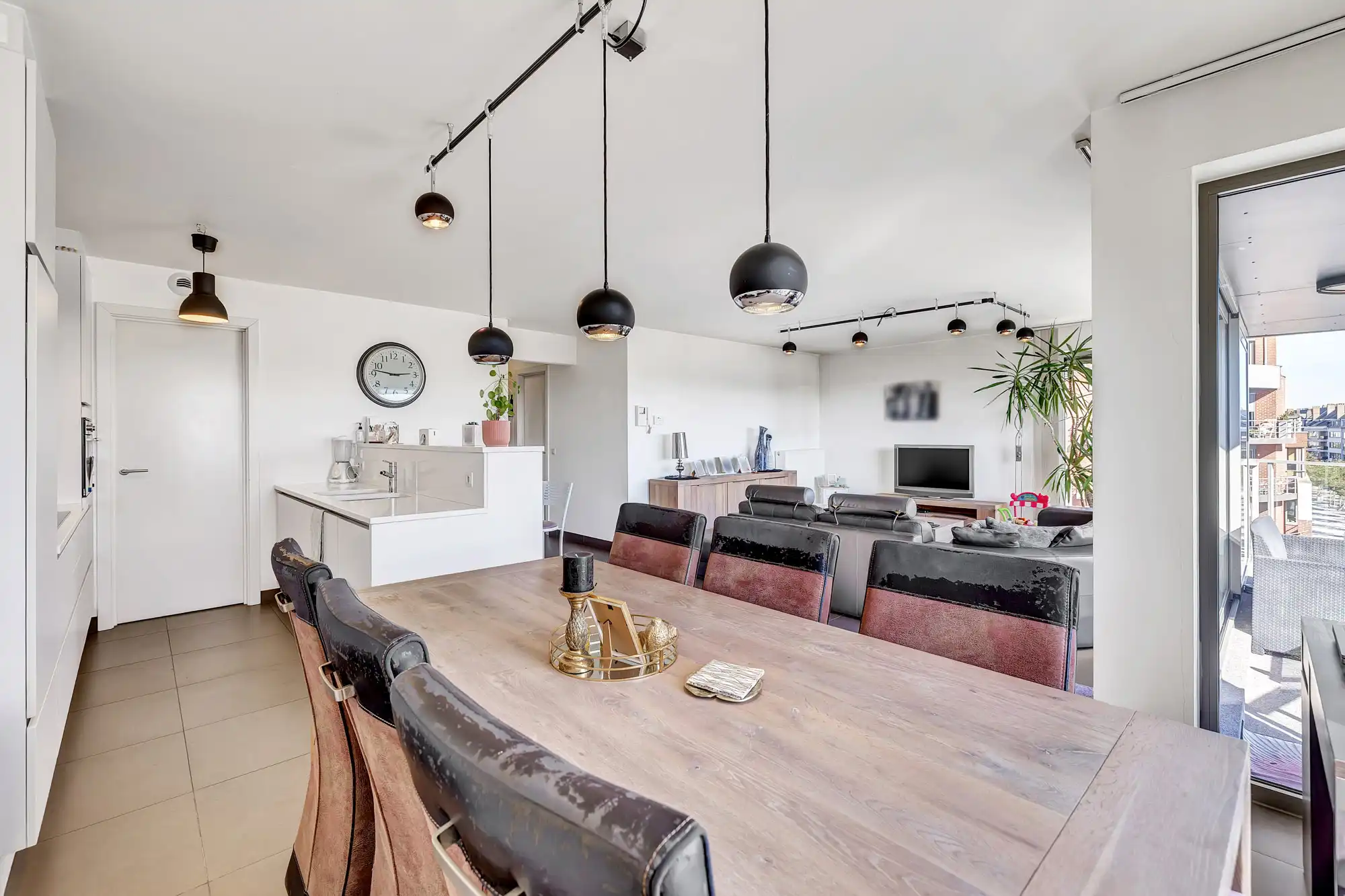 Ruim 2-slaapkamer app met staanplaats in centrum Ninove foto 5