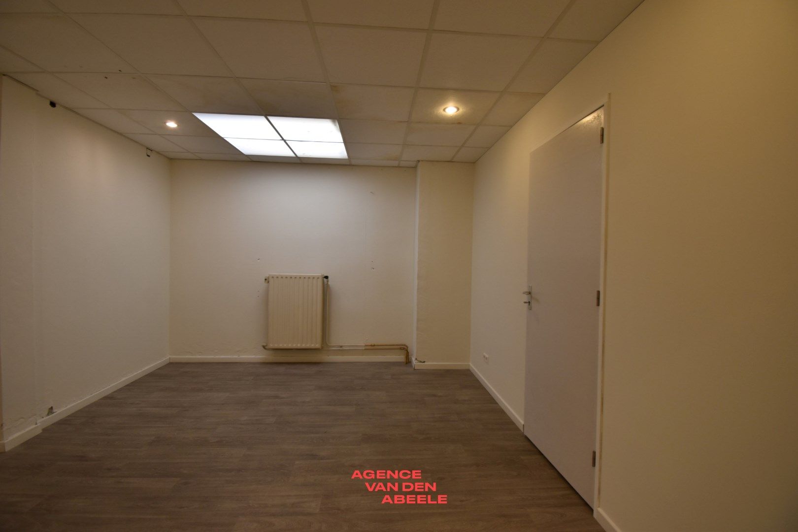 Ruime kantoorruimte ( 95 m2 ) gelegen op 't Zand te Brugge  foto 9