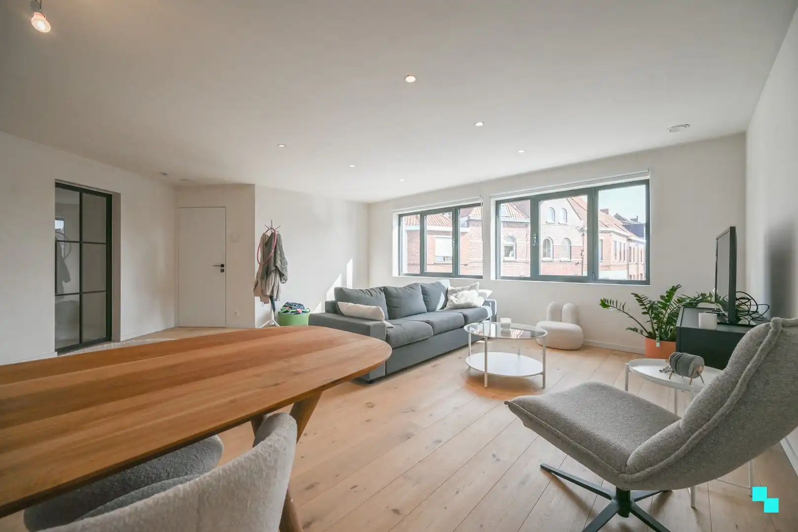 Nieuwbouwappartement te hartje Izegem foto {{pictureIndex}}