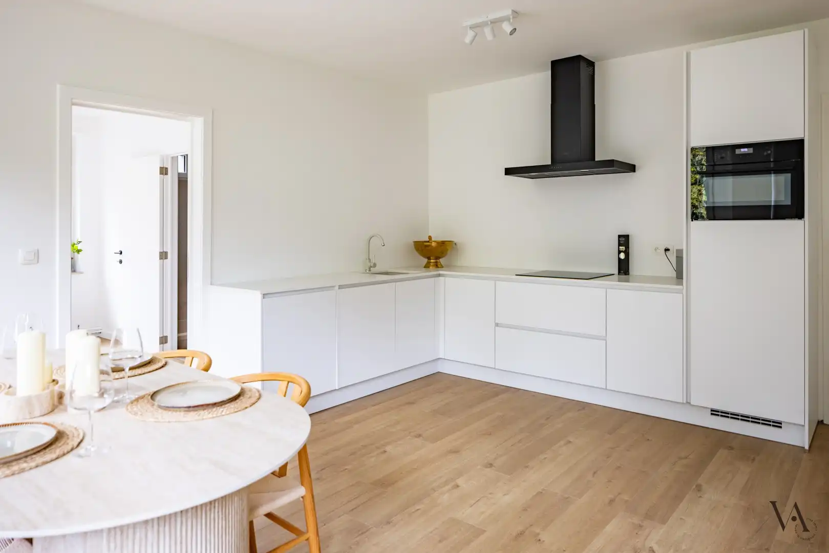 Zonnig hoekappartement met 2 slaapkamers op toplocatie in Leuven foto 5