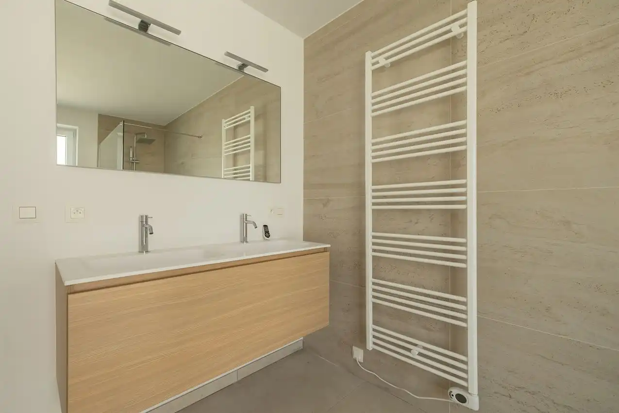 Instapklare nieuwbouwwoning met 4 slaapkamers, 2 badkamers en E-peil 9 foto 28