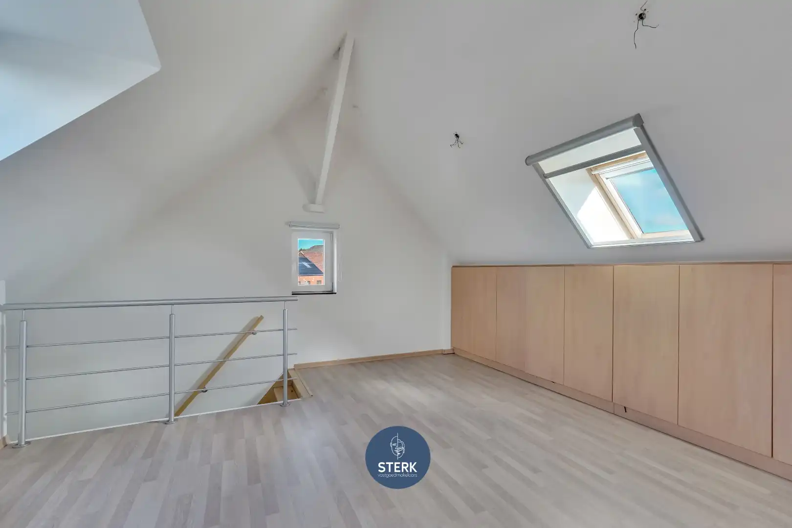 INSTAPKLARE WONING MET 3 SLPKS OP EEN CENTRALE LOCATIE TE MAASMECHELEN !  foto 16