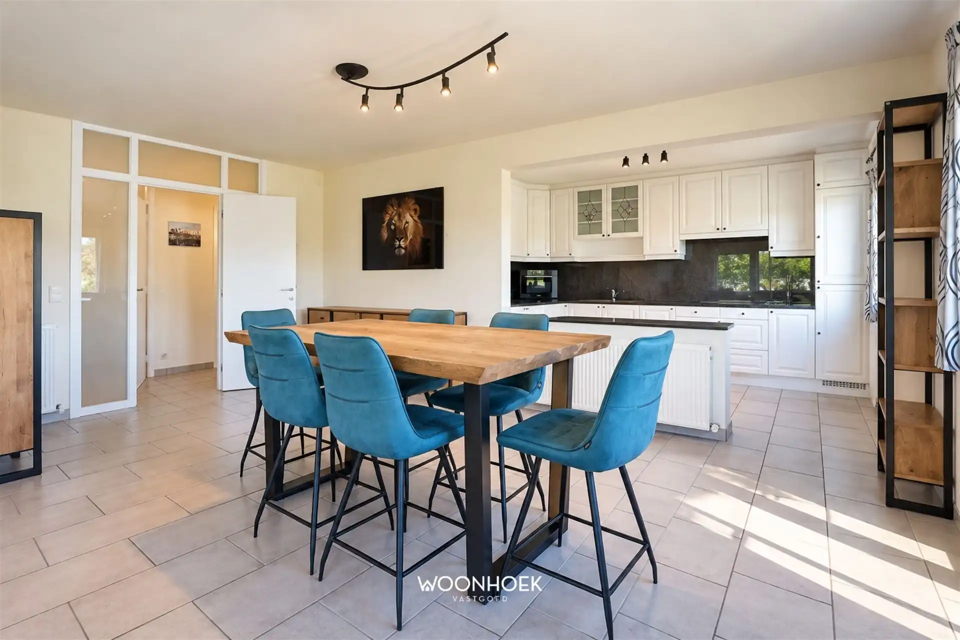 Instapklaar 2-slpk appartement met terras en staanplaats foto 6