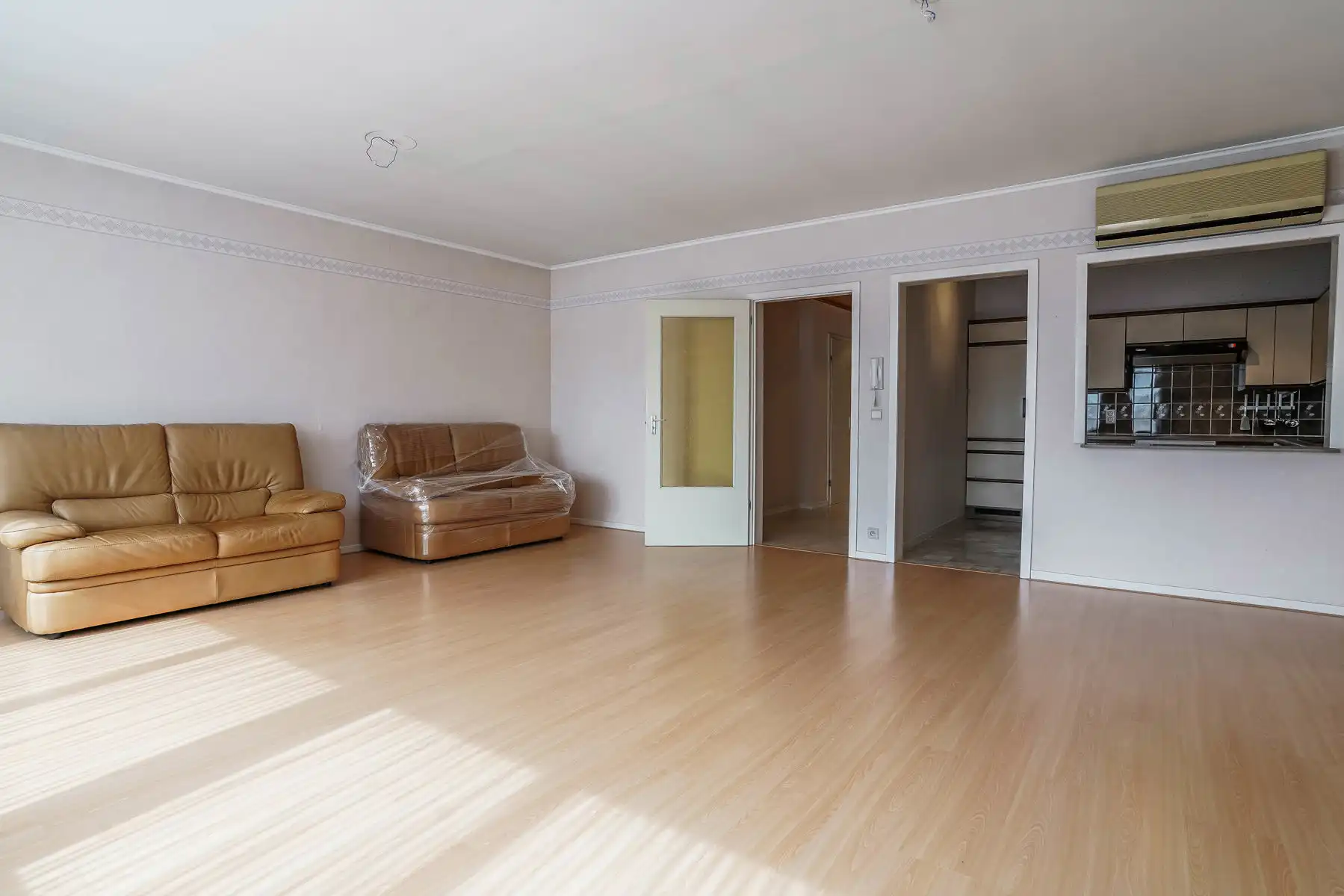 Appartement met 2 slaapkamers en overdekte autostaanplaats te Londerzeel Sint Jozef foto 4