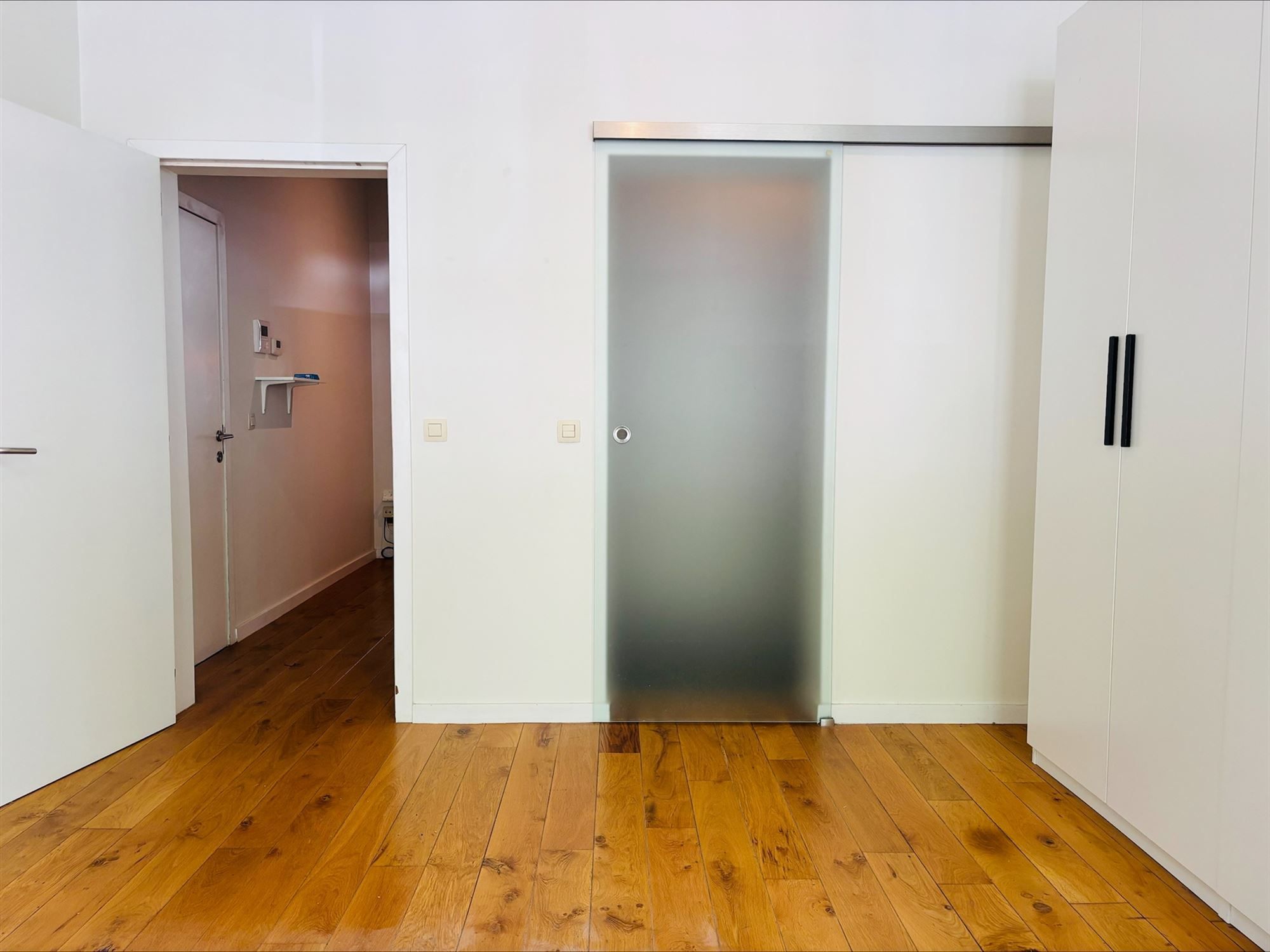 Karaktervol en lichtrijk 1-slaapkamerappartement met ruim terras op toplocatie! foto 12