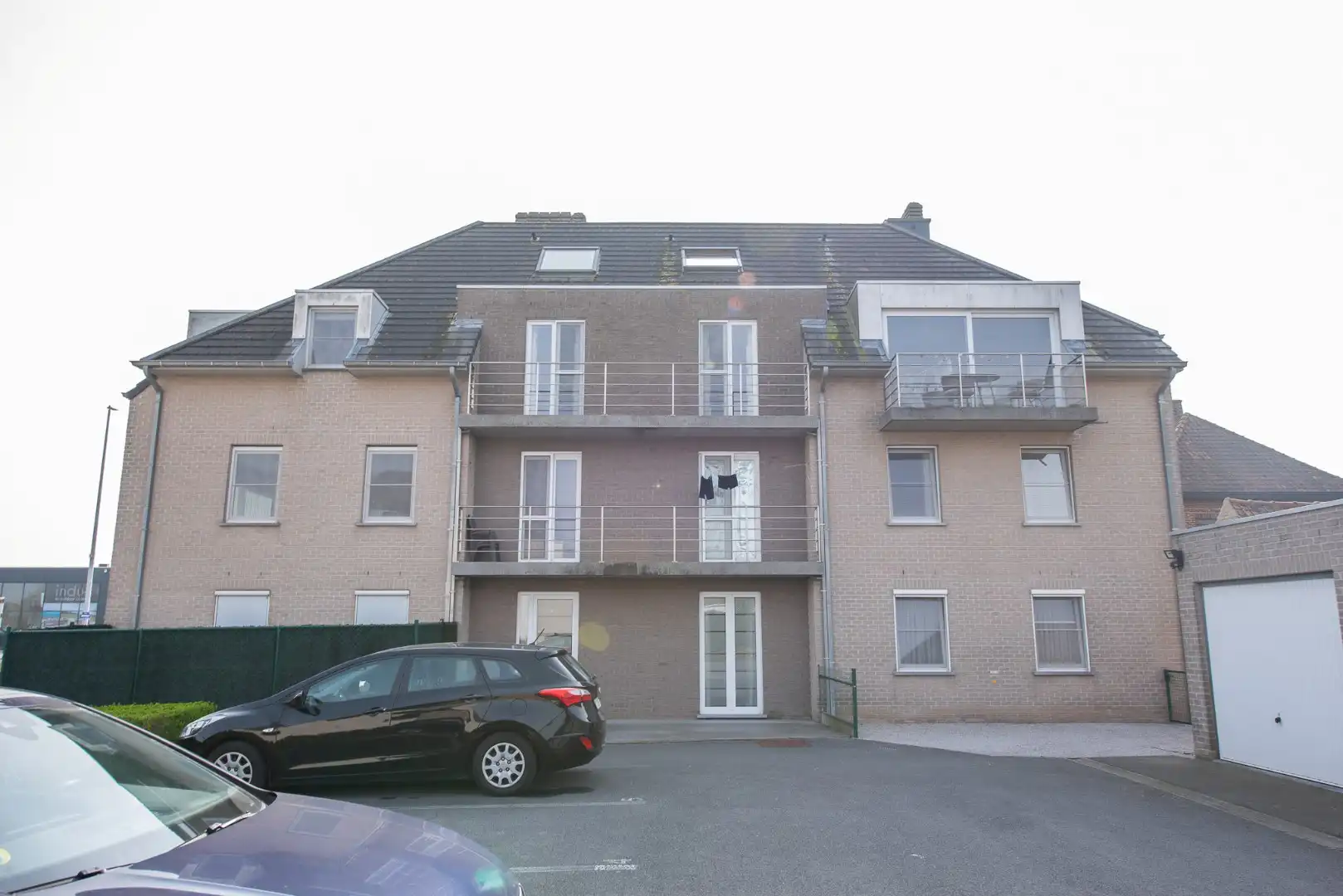 TE KOOP: Goed onderhouden appartement met 2 slaapkamers op centrale ligging te Machelen. foto 2