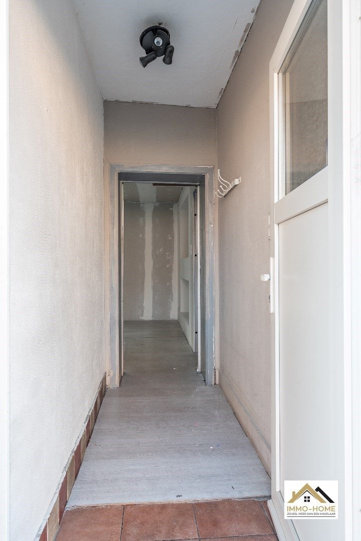 Deels gerenoveerde woning vol potentieel  foto 23