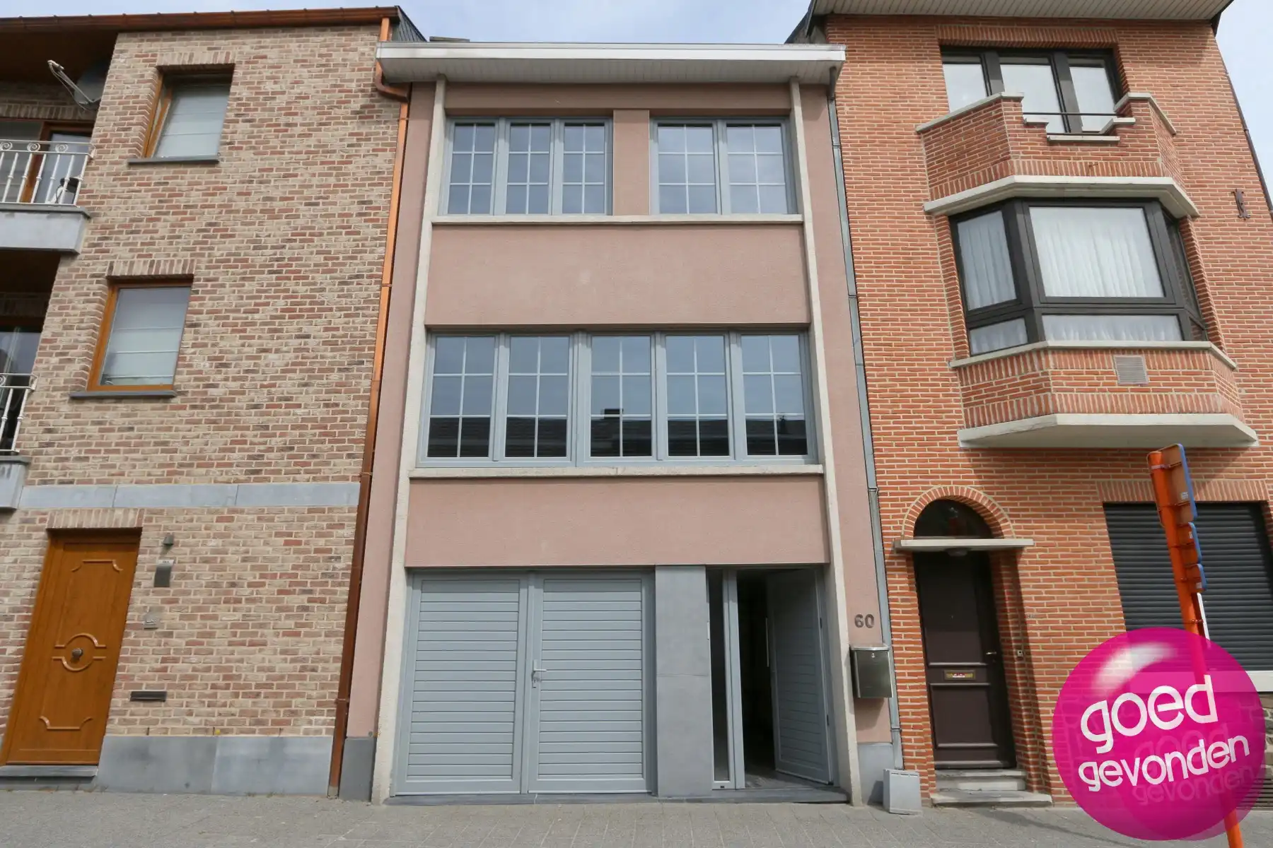 Woning - 3 slk - garage - terrassen - tuin - centraal  foto {{pictureIndex}}