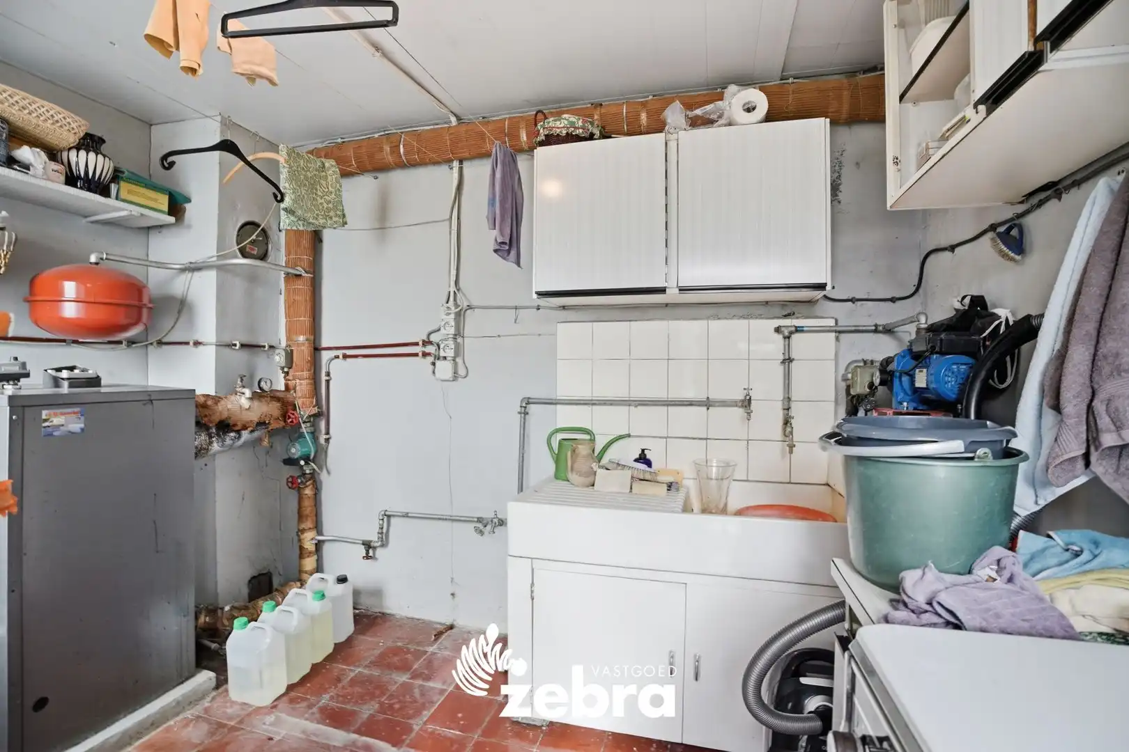 Te renoveren woning op ruim perceel in Eernegem! foto 24