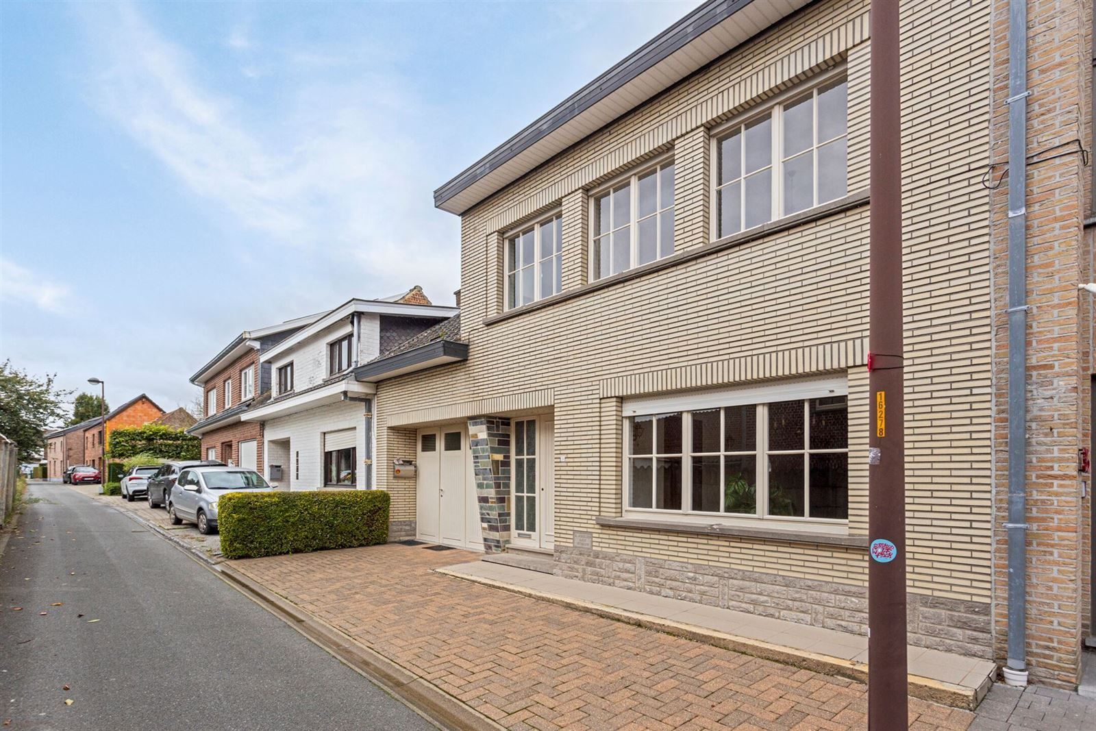 Rustig gelegen woning in het centrum van Lennik foto 2