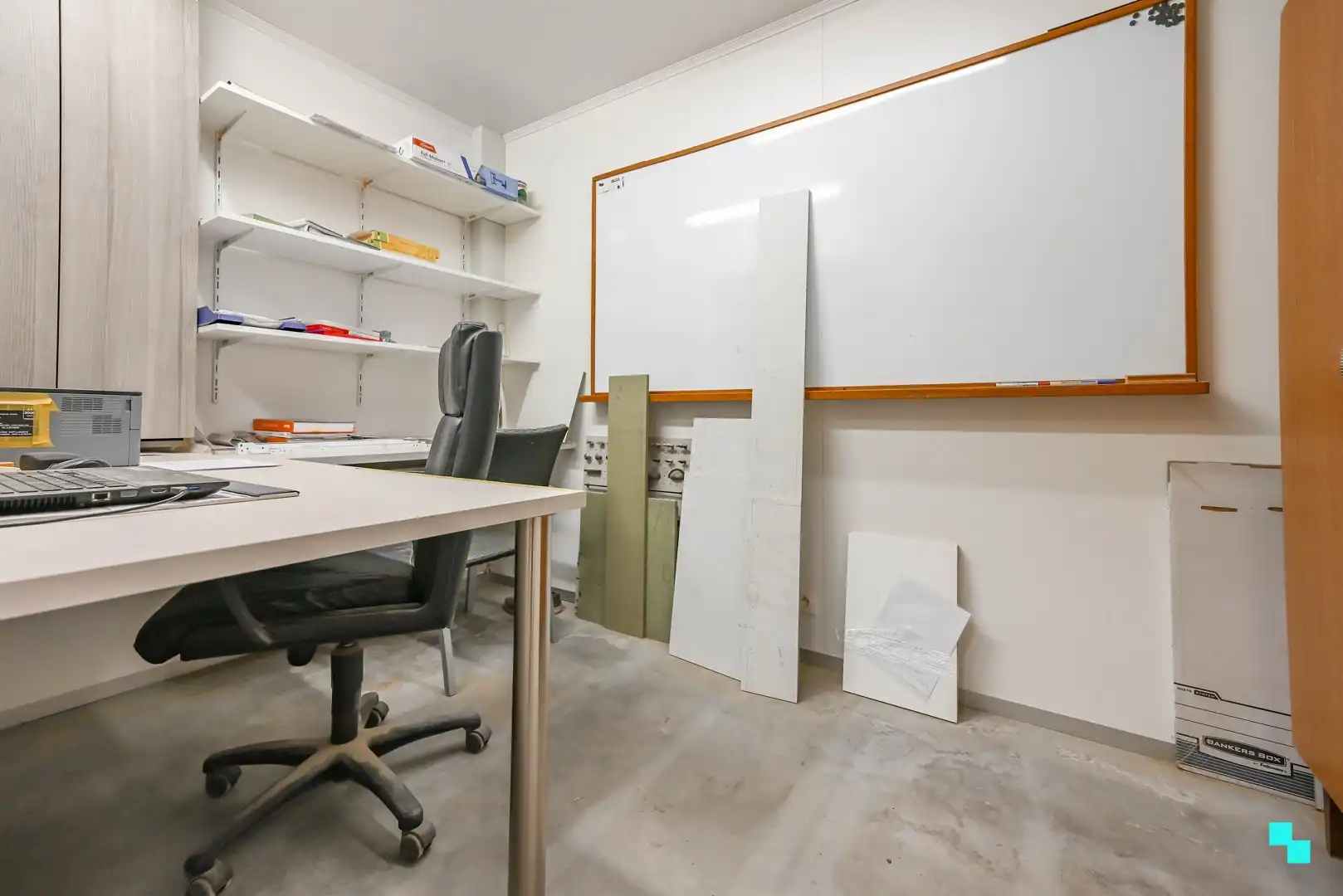 Gunstig gelegen werkplaats / magazijn met bureel en diverse parkeergelegenheid foto 22