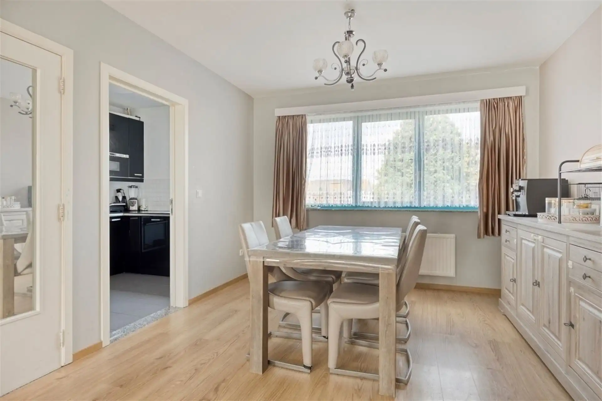 Ruime en instapklare woning met stadstuin en garage! foto 4