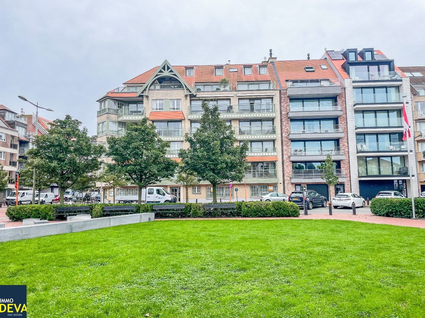 Zonnig hoekappartement gelegen op de Koningslaan met open zicht , nabij het Rubensplein en de Zeedijk. Inpandige parking.  foto 22