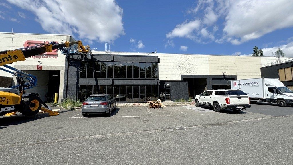 Bedrijfsruimte te huur in de Haven van Antwerpen foto {{pictureIndex}}