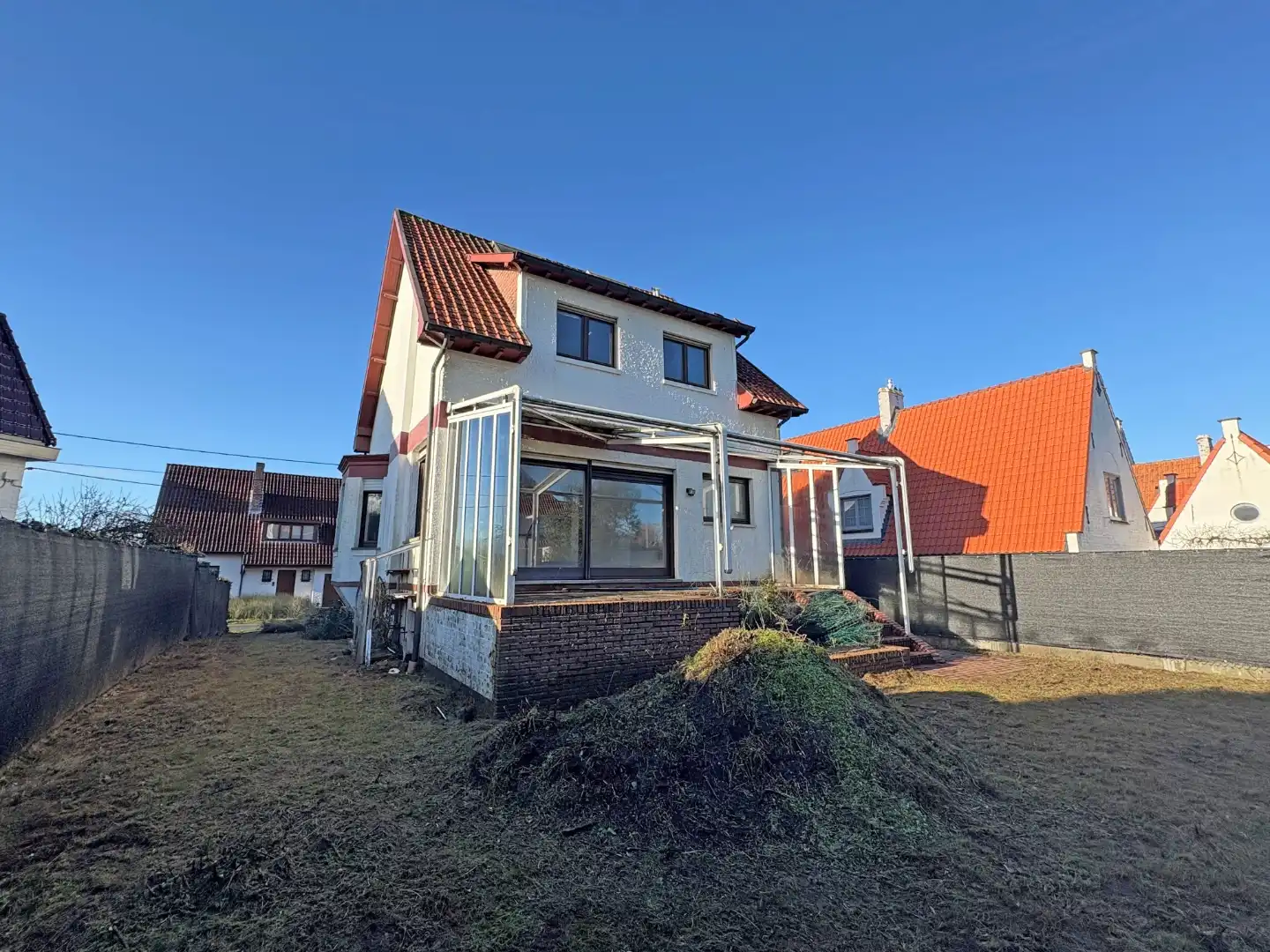 Te renoveren woning met veel potentieel en topligging! foto 6