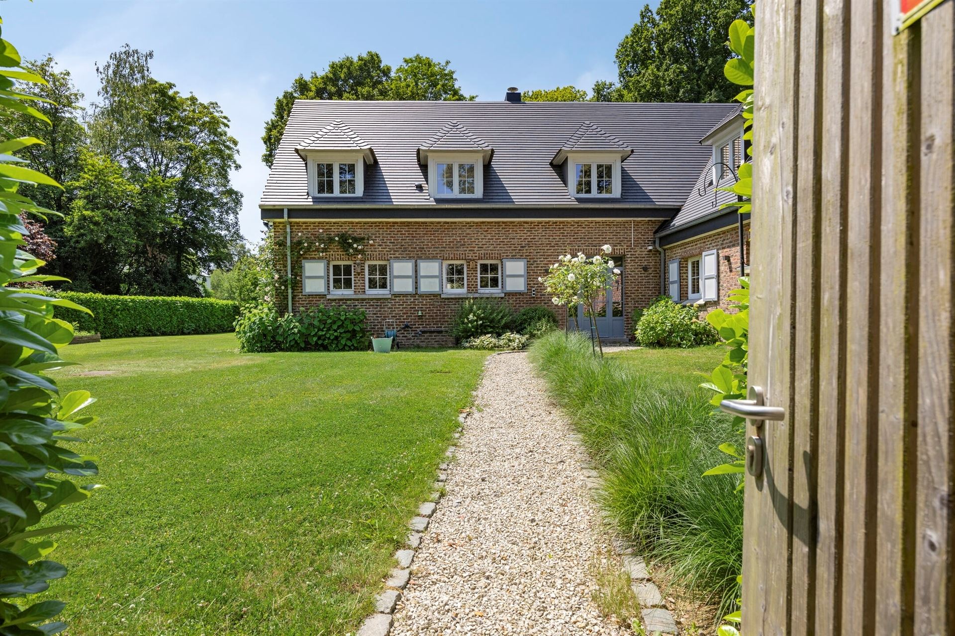 Prachtig en volledig gerenoveerde villa op unieke locatie  foto 3
