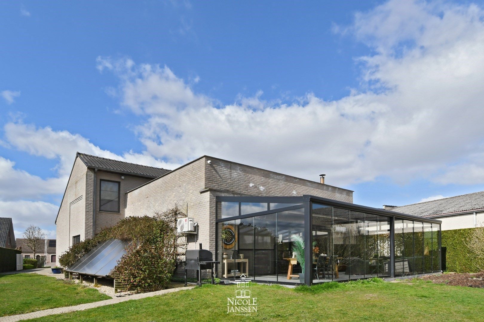 Woonst met studio en handelspand te koop foto 27