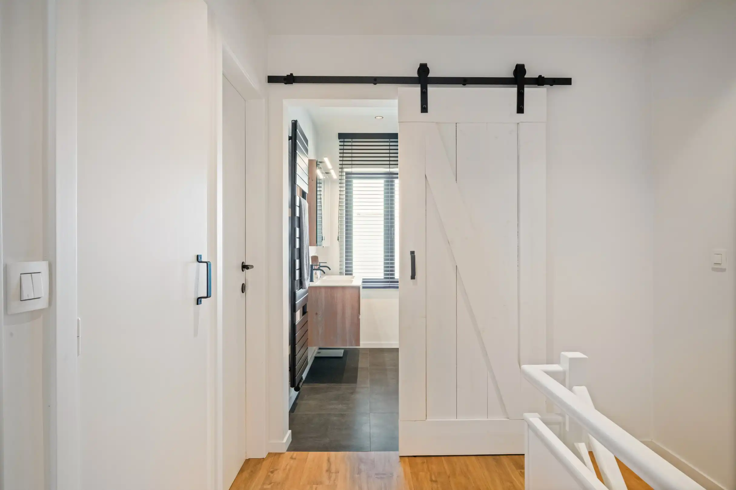 Schitterend gerenoveerd huis te Heist. Garage mogelijk! foto 19
