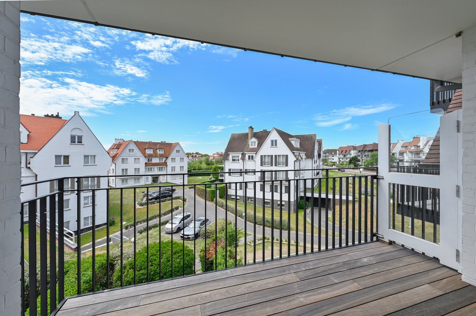 Prachtig appartement in het Zoute op enkele stappen van de zee en de wandeldijk. foto 9