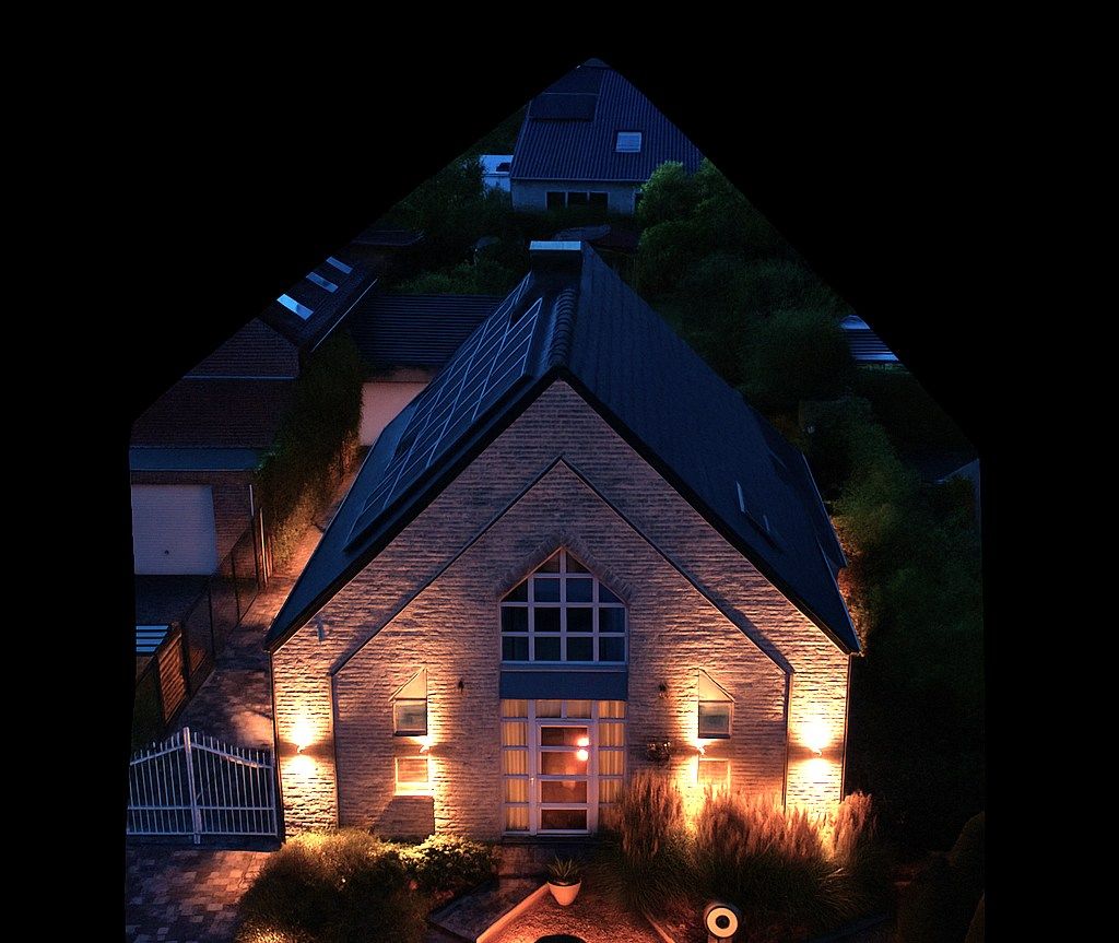 Duurzame, veelzijdige woning met karakter, energiezuinig comfort én prachtige tuin, op toplocatie. foto 4