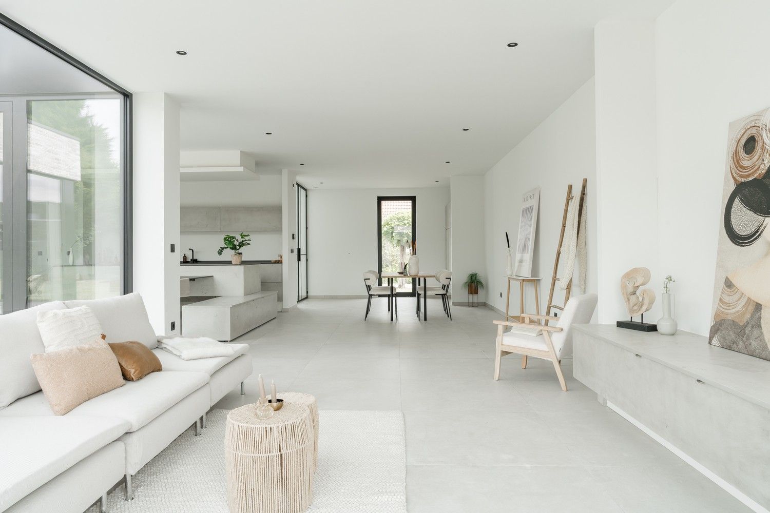 Prachtige luxueuze villa met enorme raampartijen foto 12