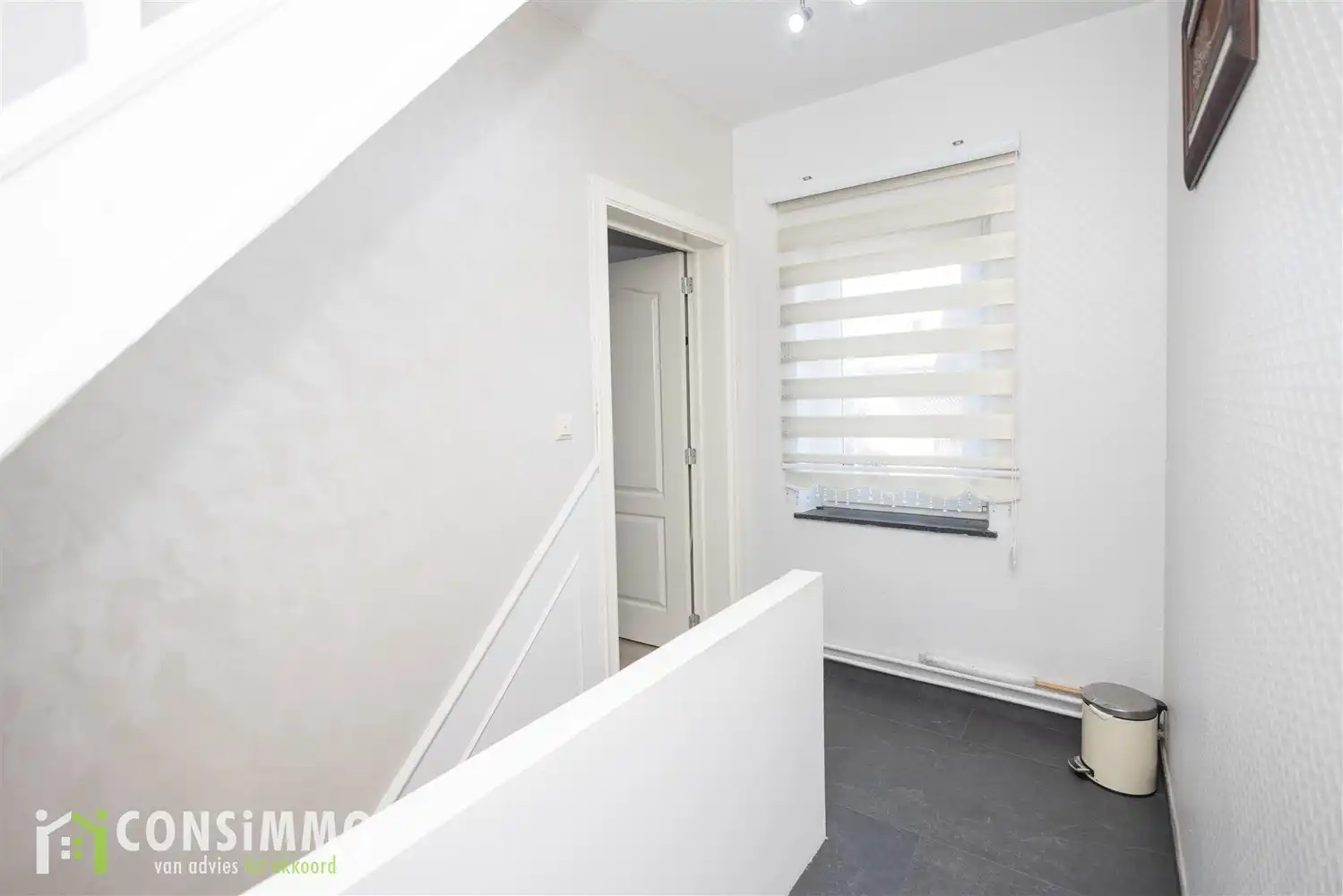 Instapklare en ruime woning met 5 slaapkamers in Genk foto 16