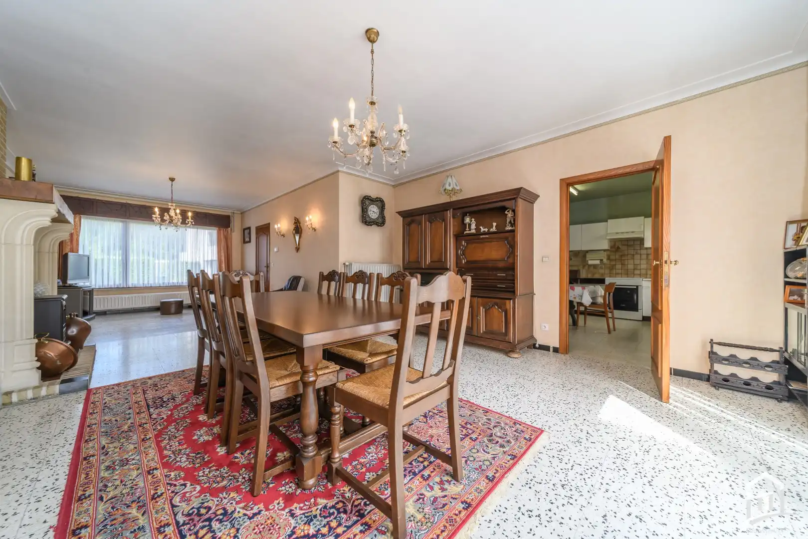 Rustig gelegen gezinswoning met 4 slaapkamers te Erembodegem. foto 5