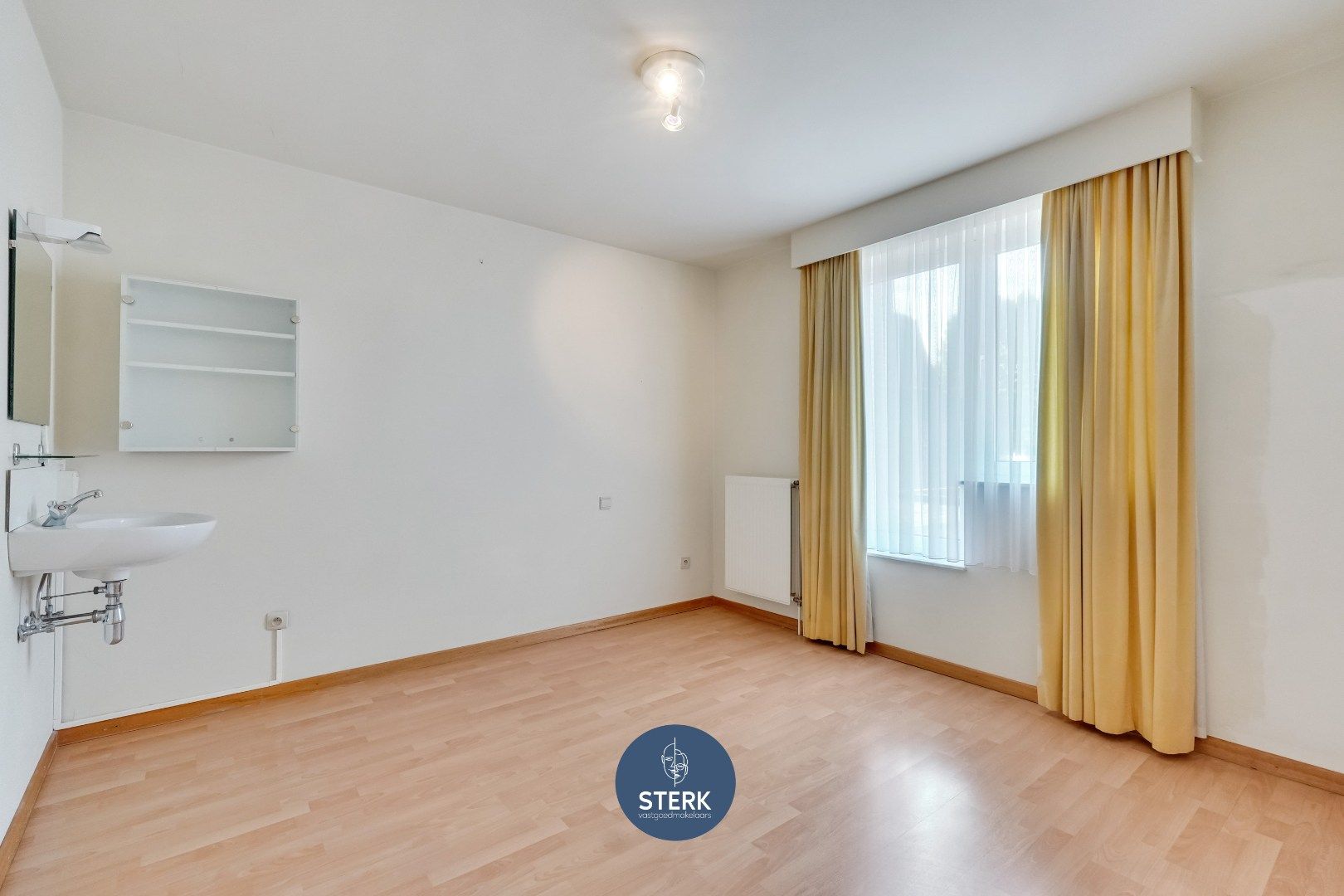 APPARTEMENT MET EEN RUIM TERRAS IN HET CENTRUM VAN LANAKEN !  foto 15
